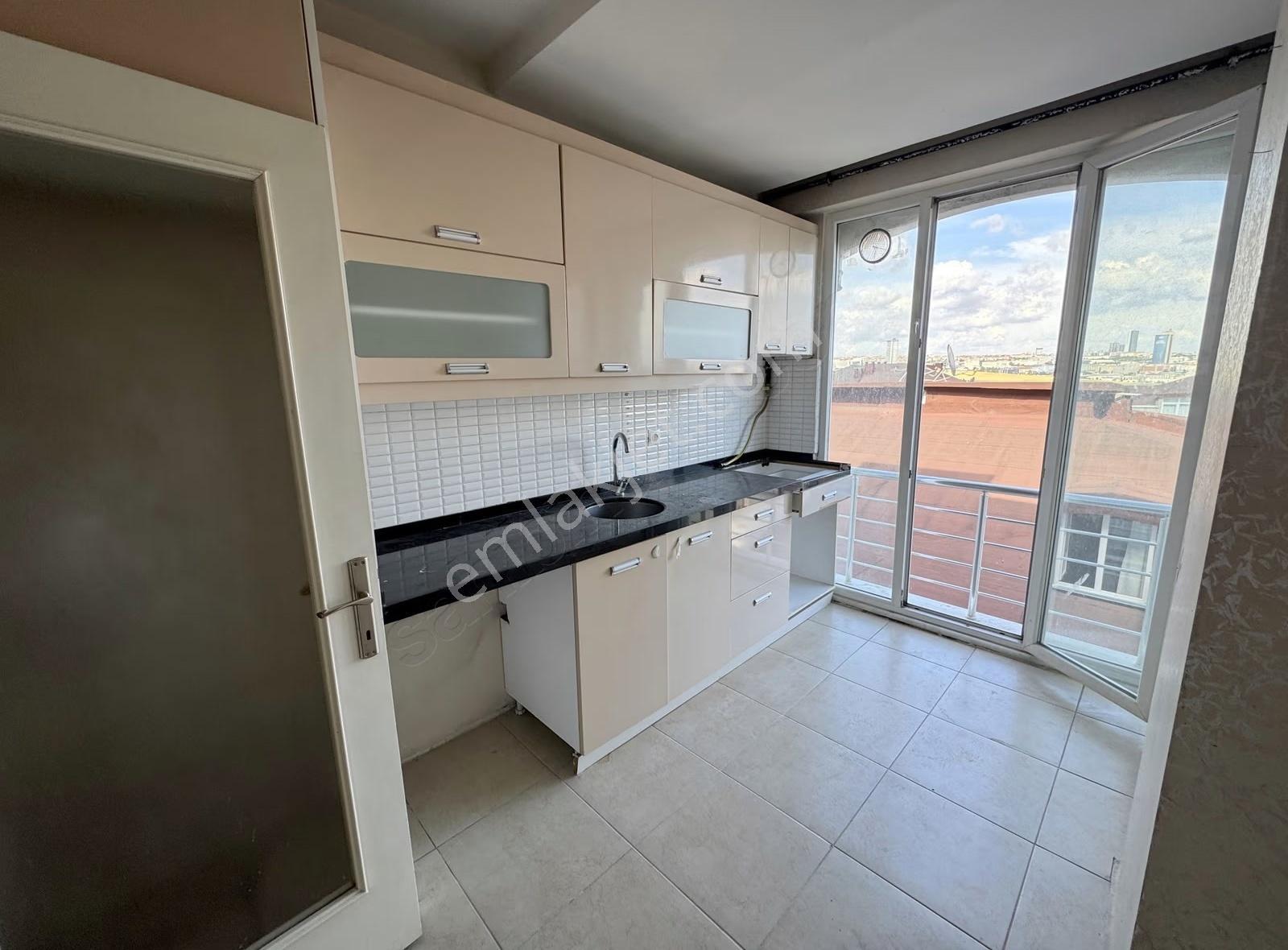 126. Sokak'da İskanlı 100 M2 Balkonlu Kapalı Mutfaklı Boş Daire - Görsel 32