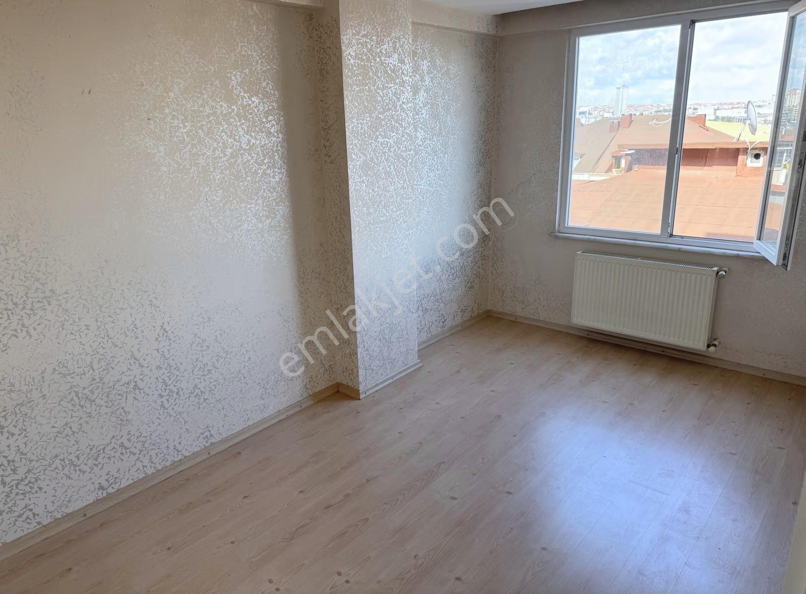 126. Sokak'da İskanlı 100 M2 Balkonlu Kapalı Mutfaklı Boş Daire - Görsel 14