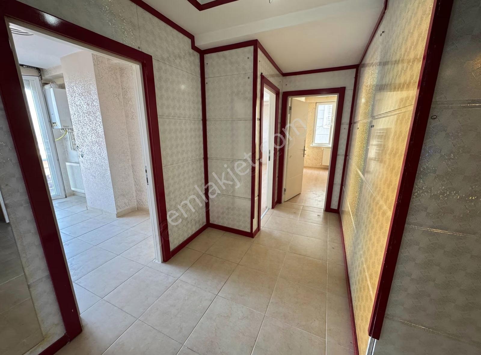 126. Sokak'da İskanlı 100 M2 Balkonlu Kapalı Mutfaklı Boş Daire - Görsel 27