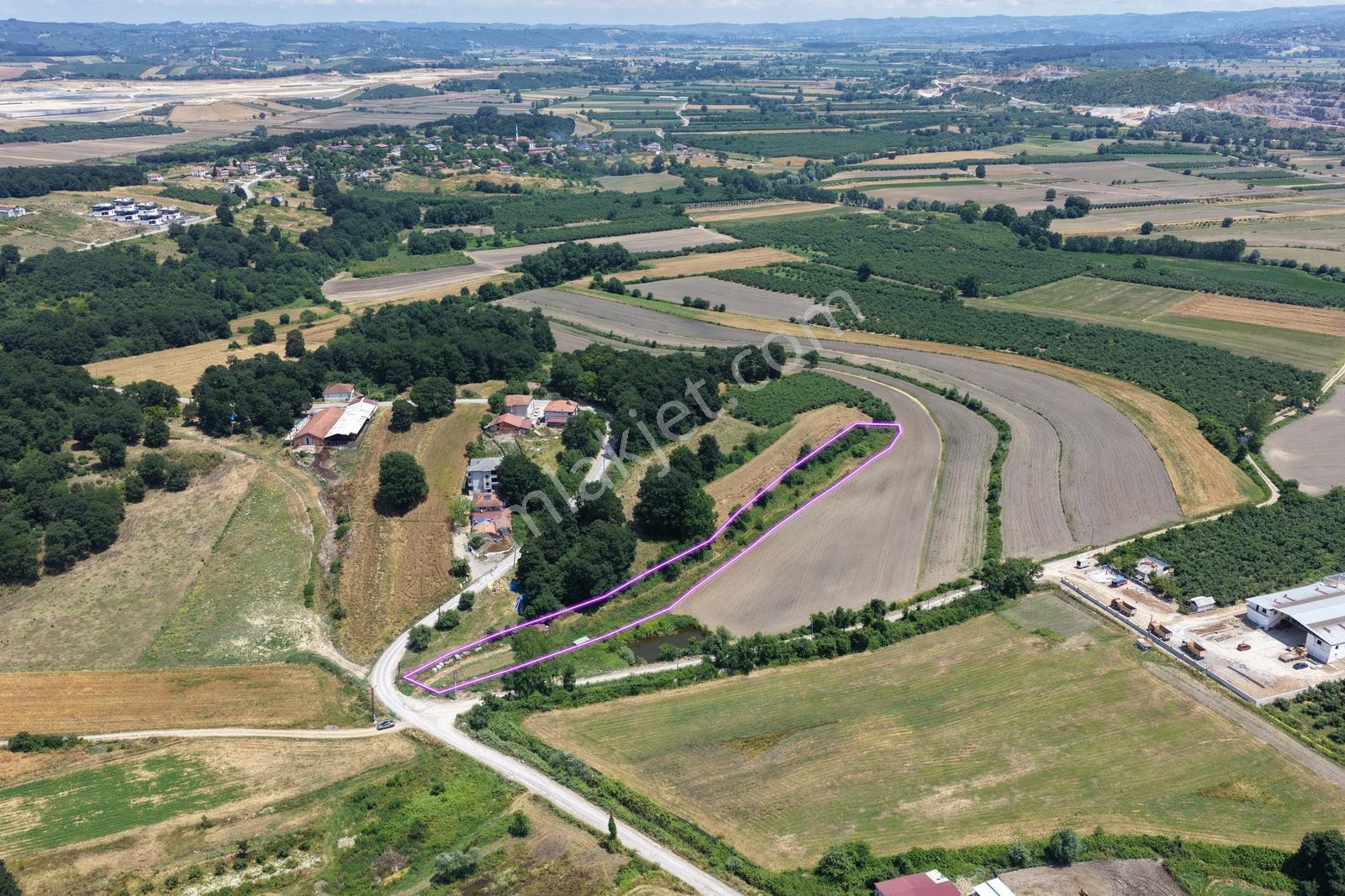 Karadikende Asfalt Yola Cepheli, Bağevi Ve Altyapılı 3.442 M2 - Görsel 32