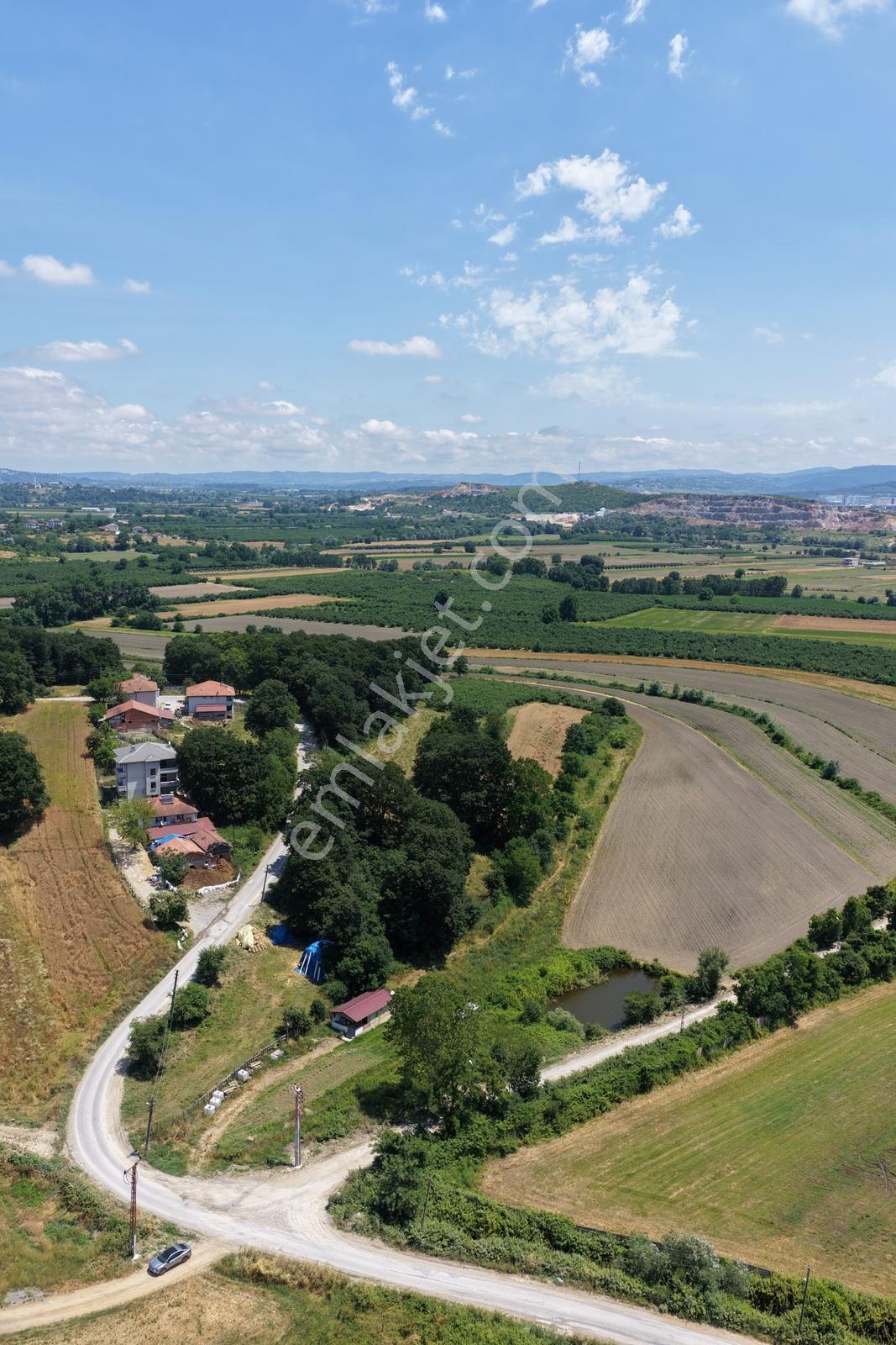 Karadikende Asfalt Yola Cepheli, Bağevi Ve Altyapılı 3.442 M2 - Görsel 14
