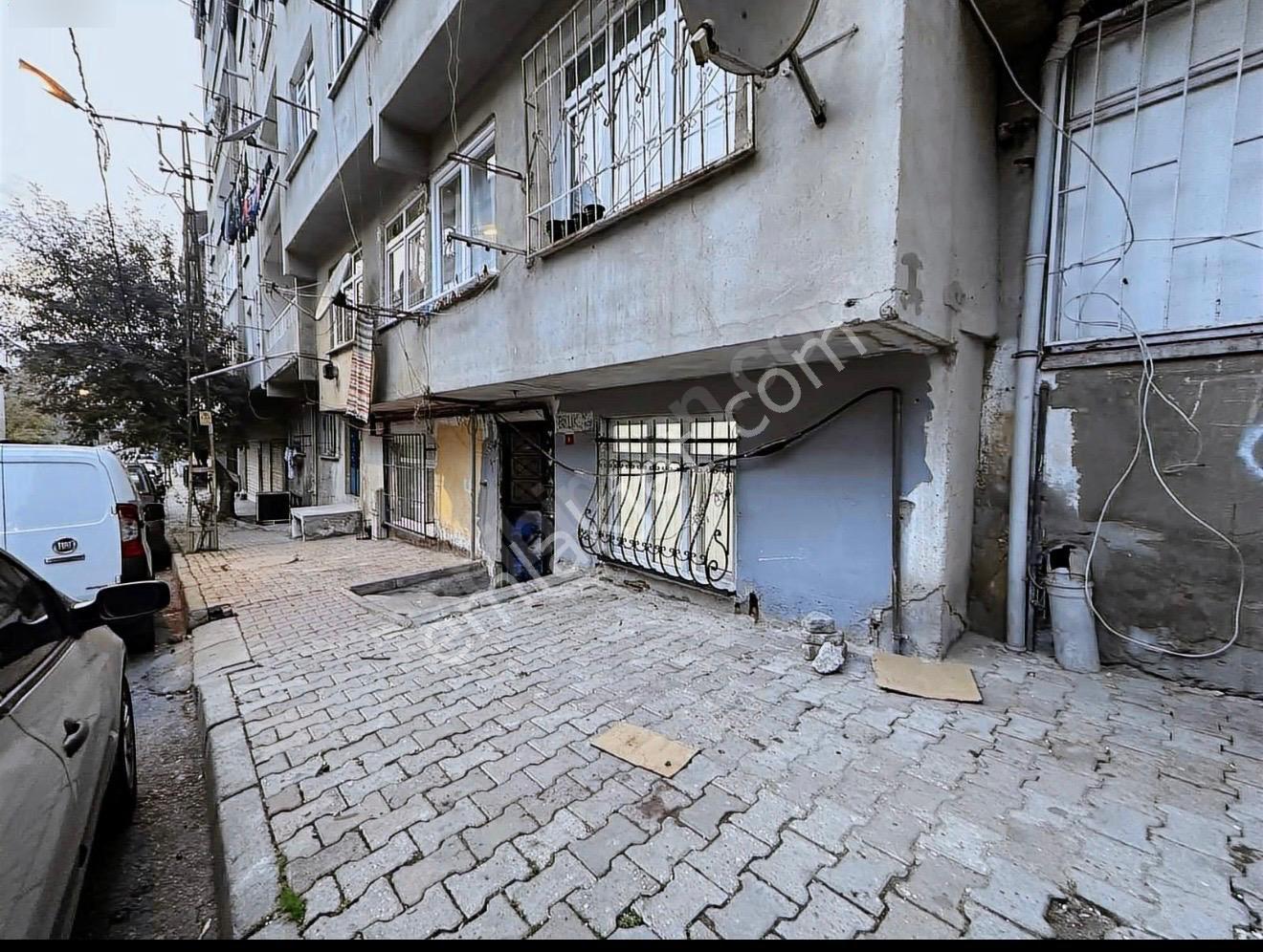 Akay Gayrimenkulden Satılık 1+1 Balkonlu Güney Cephe Daire - Görsel 3