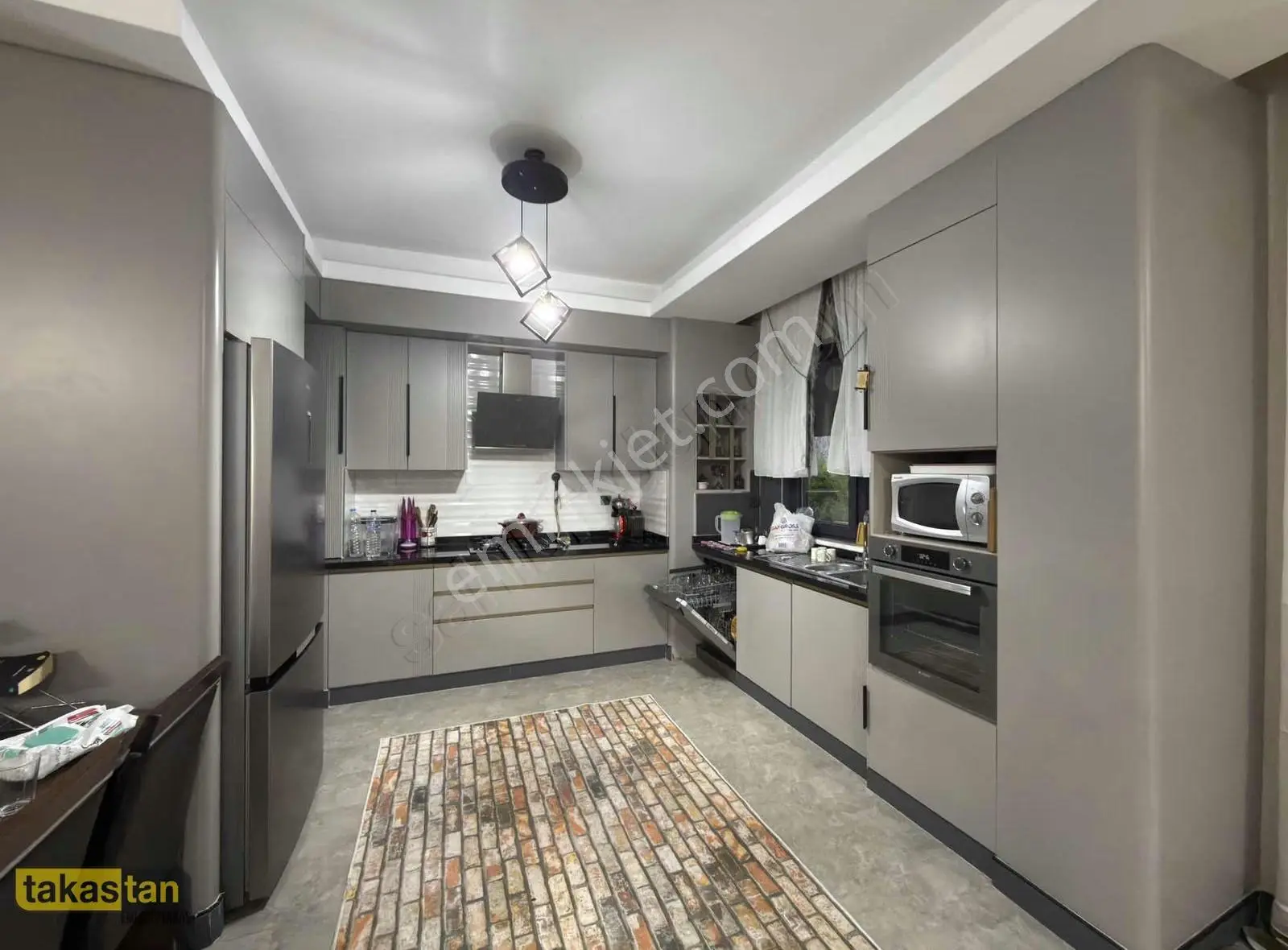Körkün Merkezi Konumda Site İçerisinde Lüx 4+1 Villa - Görsel 7