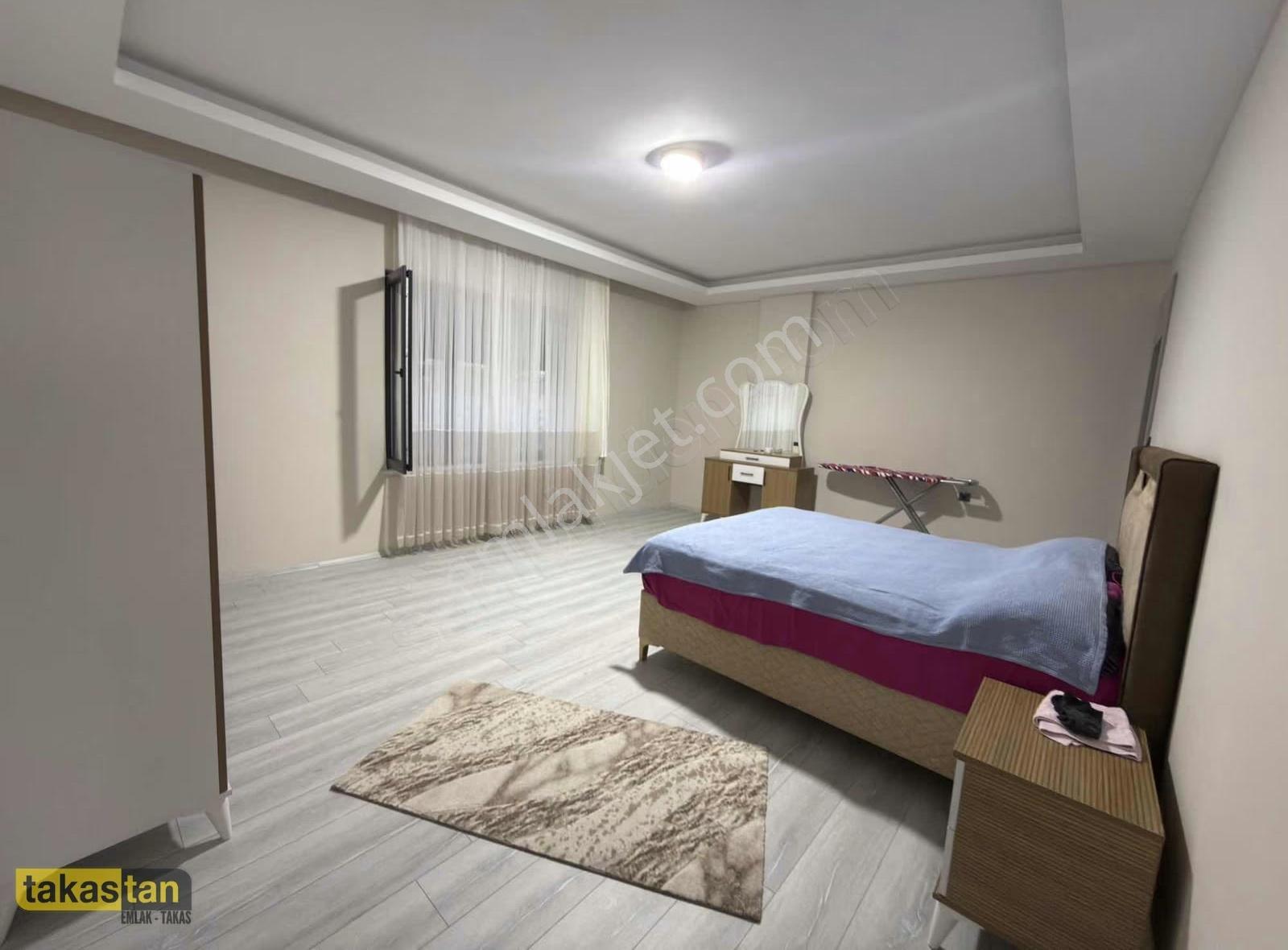 Körkün Merkezi Konumda Site İçerisinde Lüx 4+1 Villa - Görsel 5