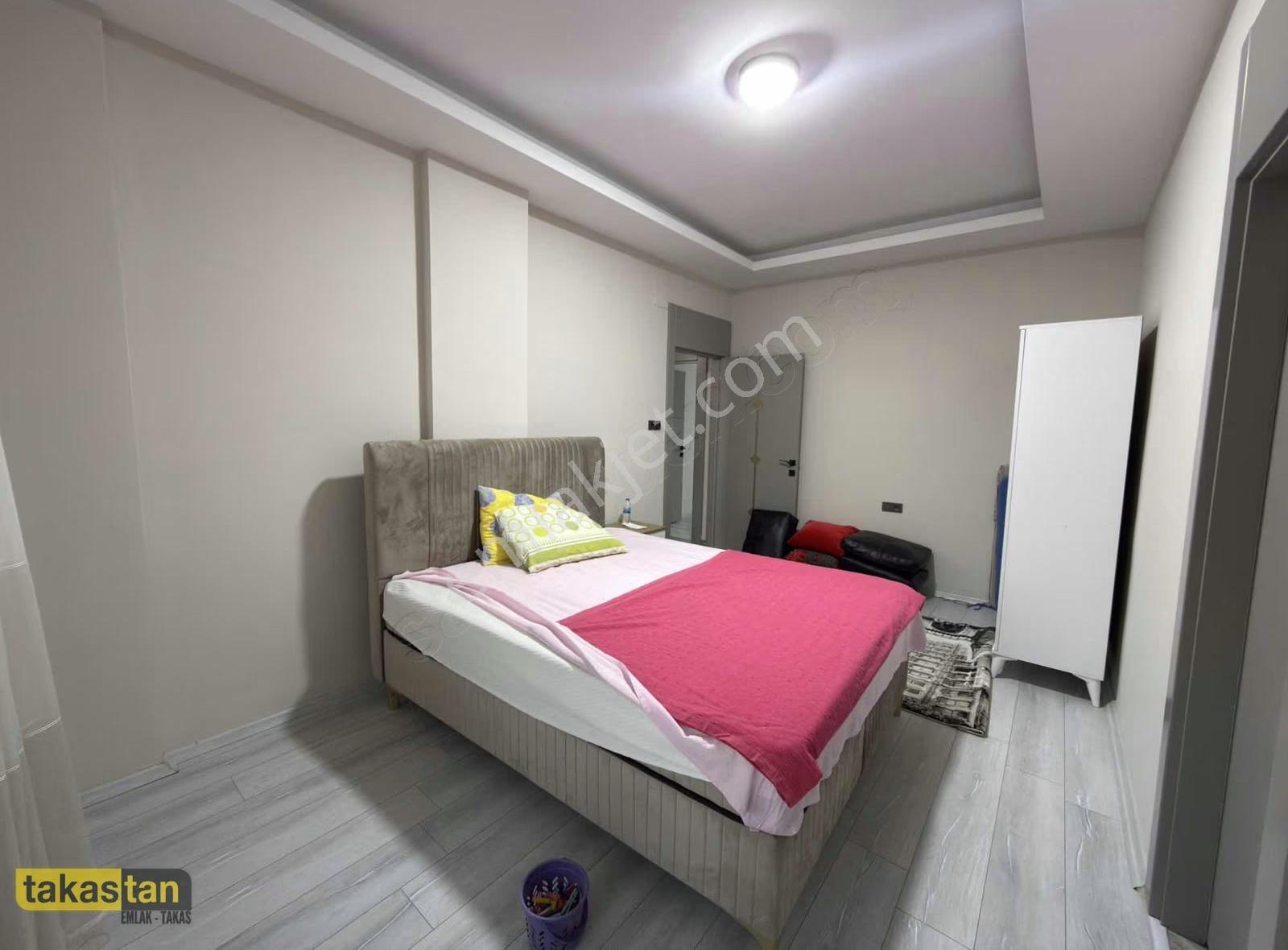 Körkün Merkezi Konumda Site İçerisinde Lüx 4+1 Villa - Görsel 28