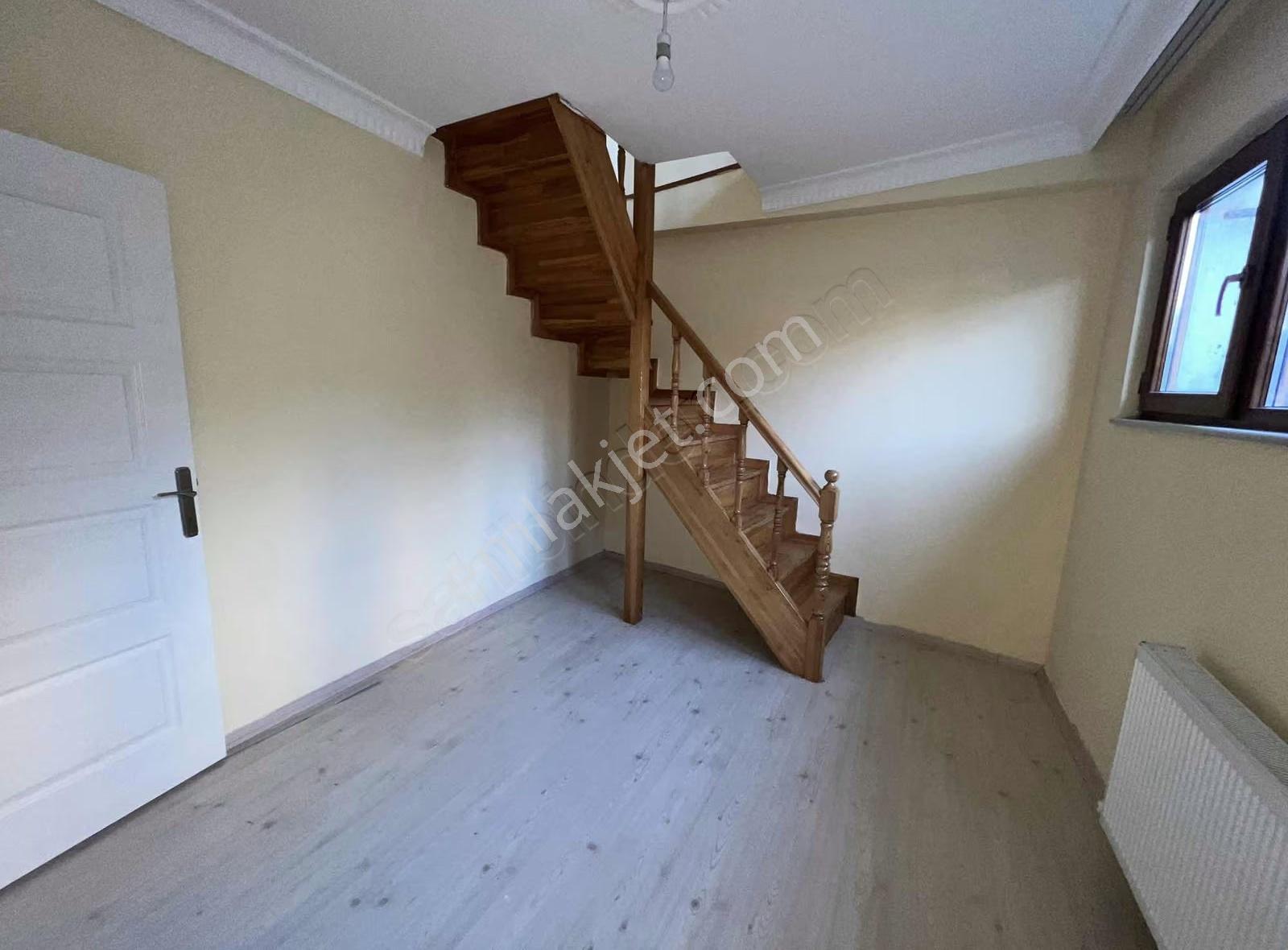 Arnavutkoy Mimar Sinan Okul Yani Kiralık Ters Dubleks Daire - Görsel 11