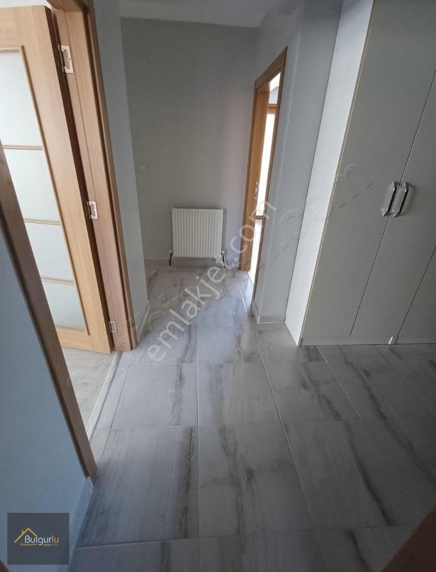 İçi Sıfır Ferah Ara Kat Daire. - Görsel 12