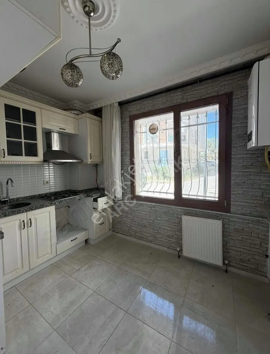 Celaliye'de Meslek Lisesine Yakın 1.5 +1 Dubleks Kiralık Daire