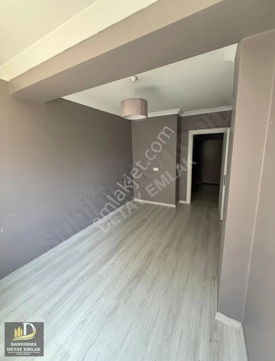 Bandırma Paşabayır Ordu Caddesinde 2+1 Ara Kat Satılık Daire