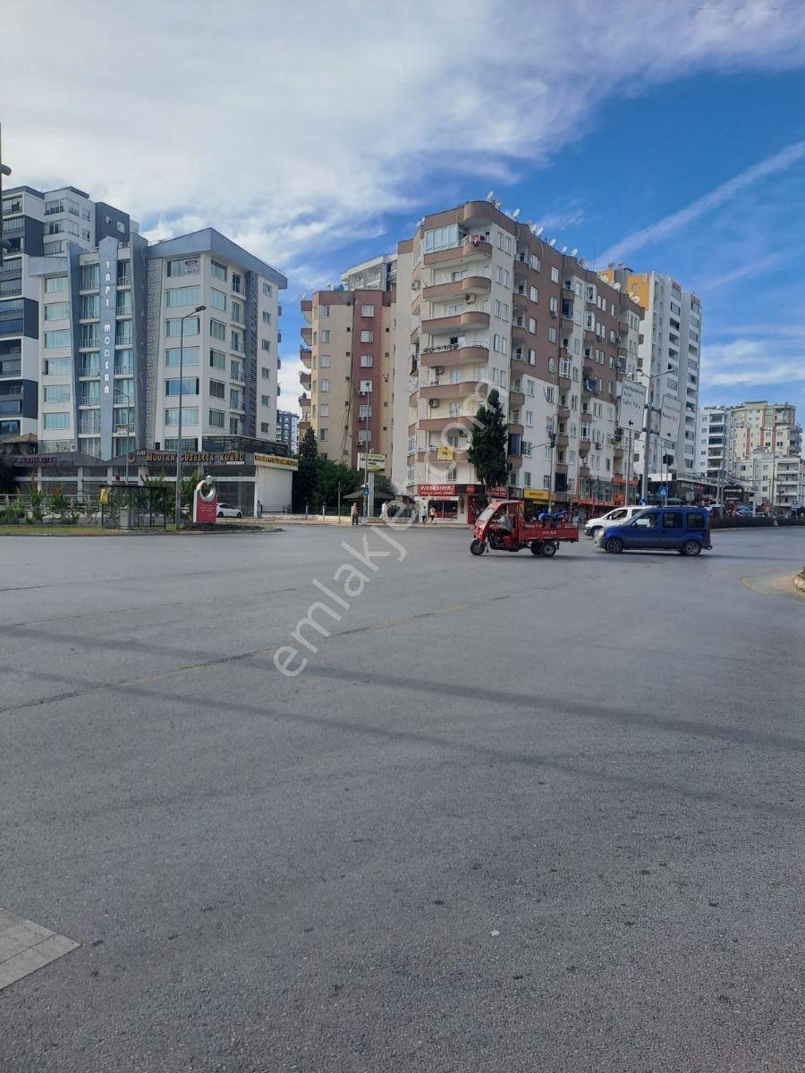 Mersin Üniversitesi Caddesi'nde Satılık Köşe Başında Dükkan - Görsel 33
