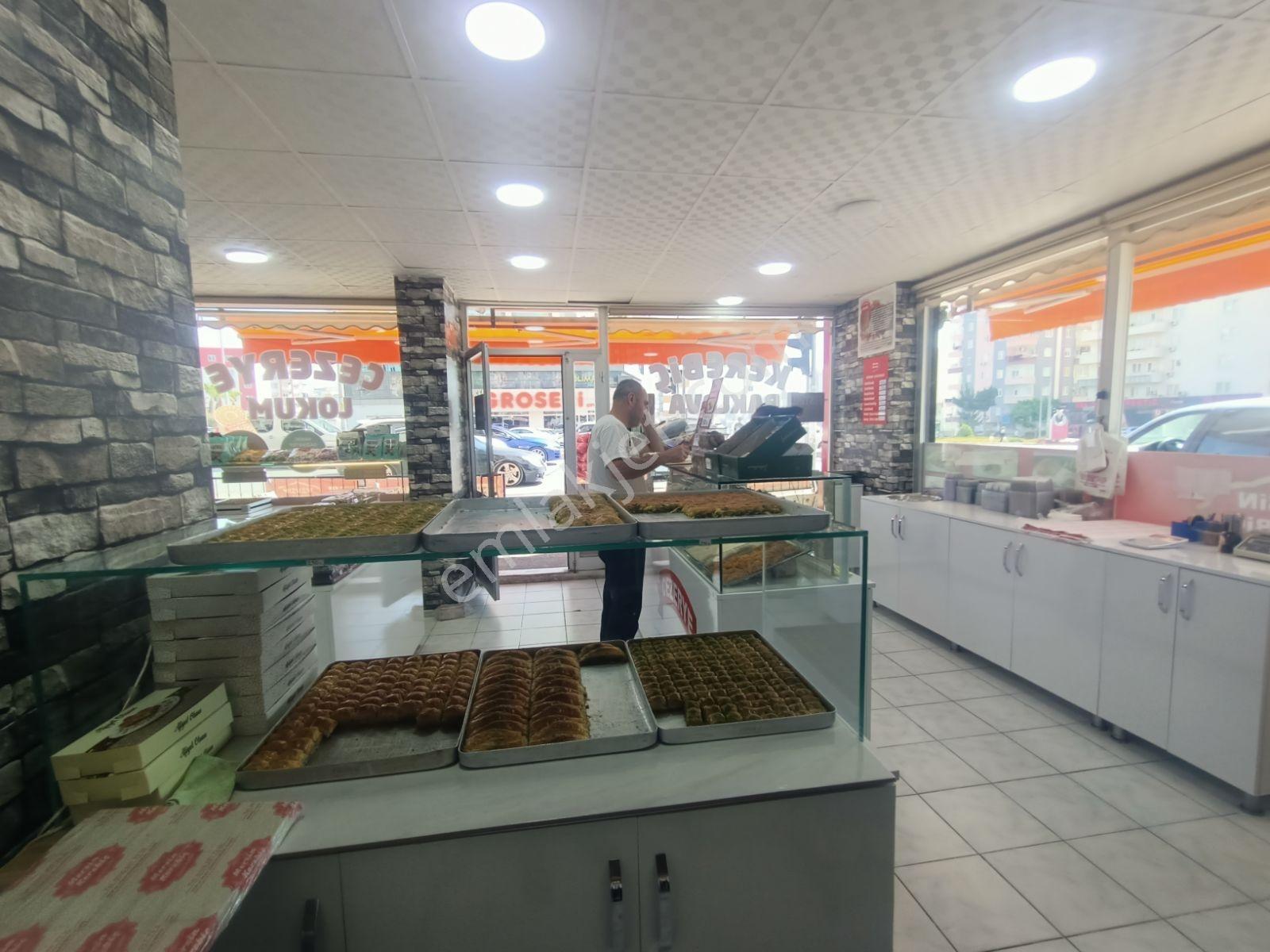 Mersin Üniversitesi Caddesi'nde Satılık Köşe Başında Dükkan - Görsel 7