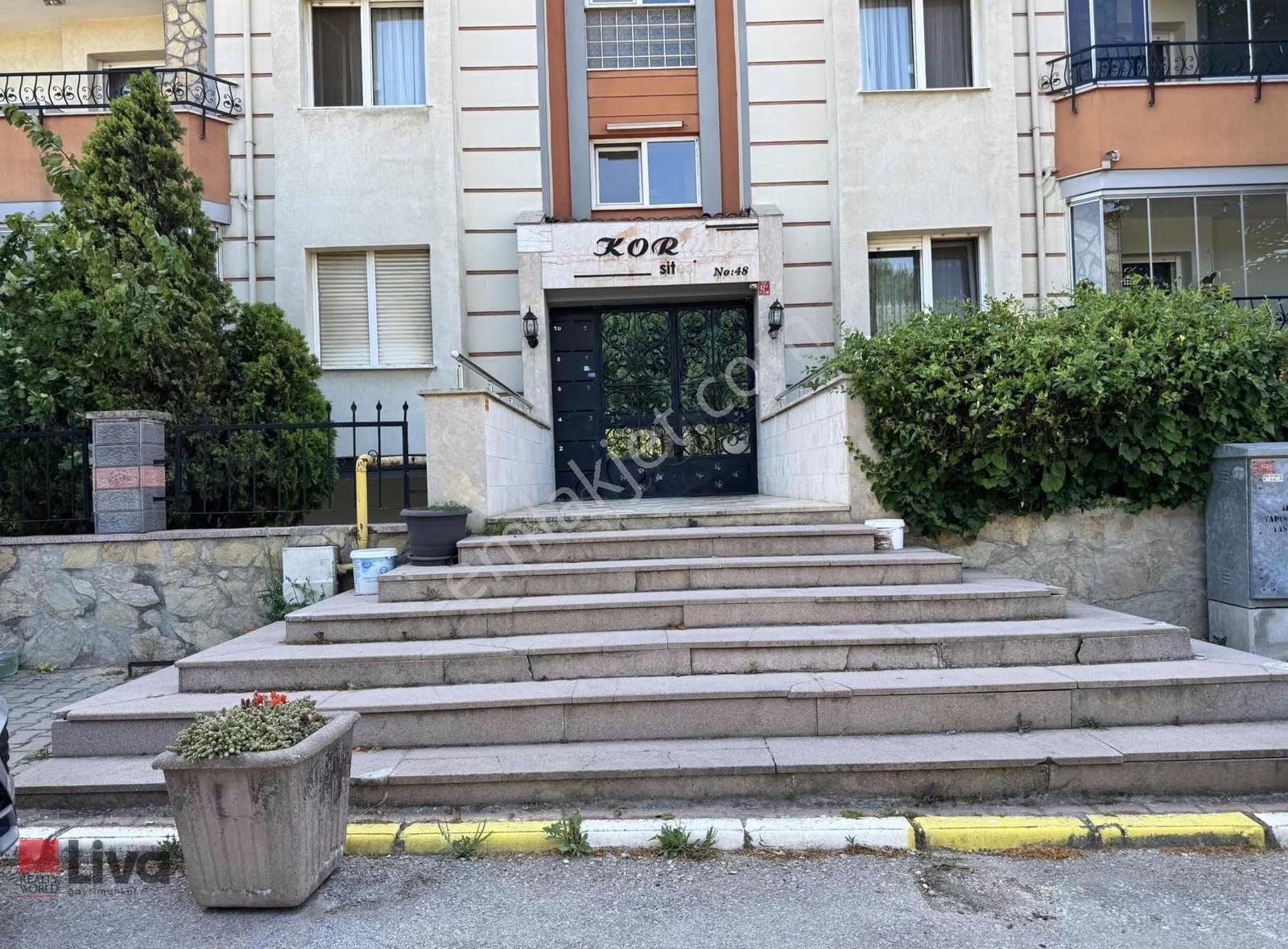 Livadan Bahçelievler De Önü Açık 170 M2 Ebeveyn Banyolu 3+1 - Görsel 12