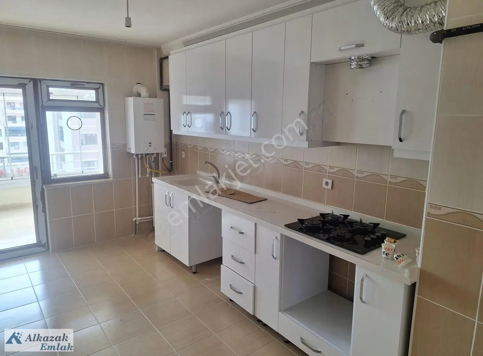 Alcı Mahallesi Bengü Sitesinde Yapılı Kiralık 3+1 Daire - Görsel 3