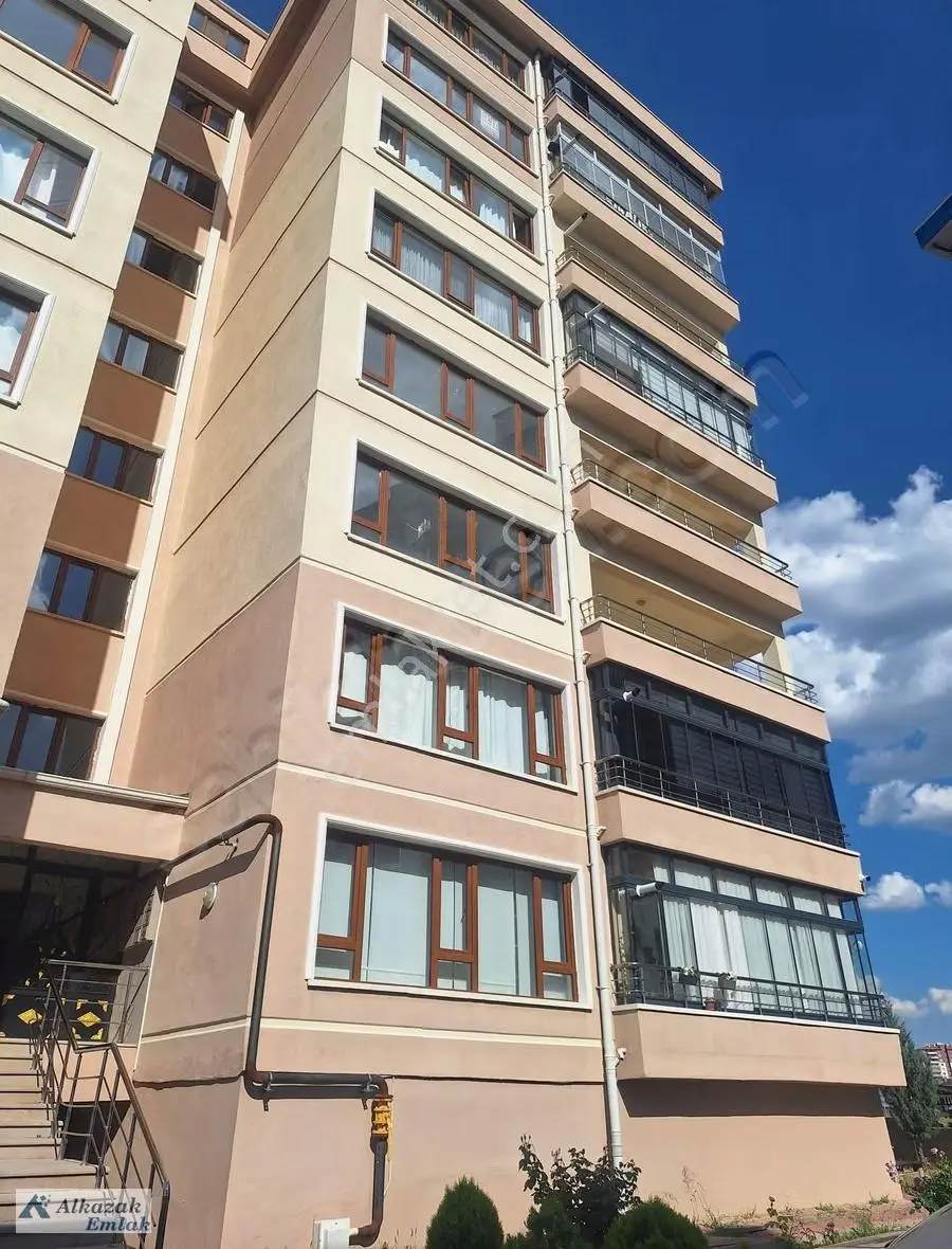 Alcı Mahallesi Bengü Sitesinde Yapılı Kiralık 3+1 Daire