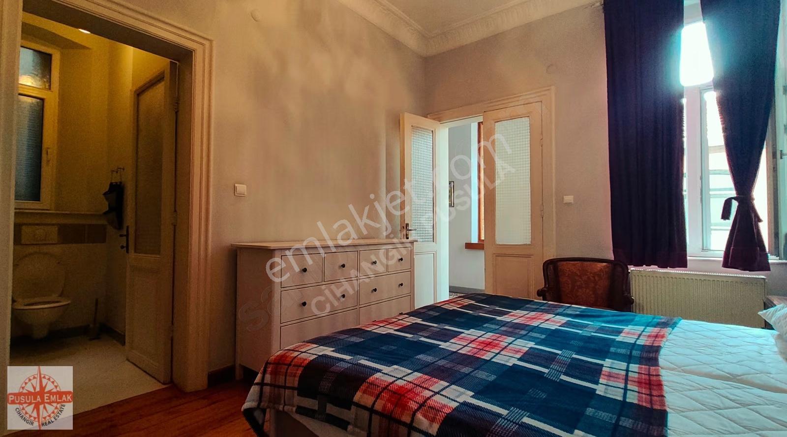 Historic Pera Apartment 5+1 High Ceilings & Full Furnished - Görsel 30