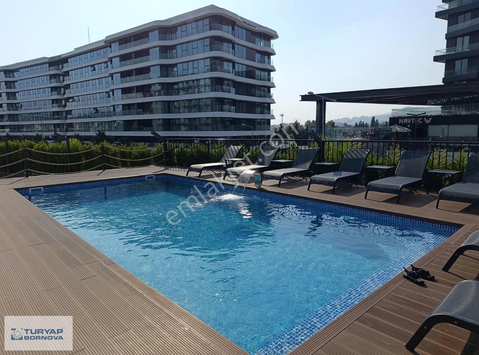 Bornova Latif Aydemir Business'da Sıfır Eşyalı 1+1 Kiralık Daire - Görsel 29