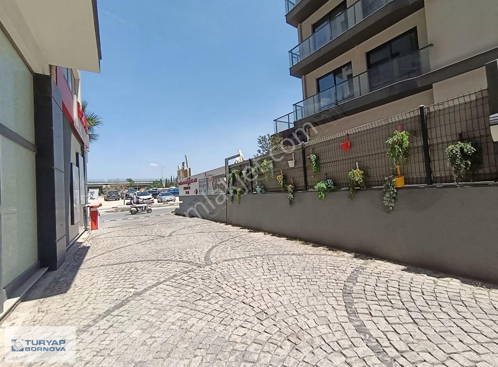 Bornova Latif Aydemir Business'da Sıfır Eşyalı 1+1 Kiralık Daire - Görsel 22