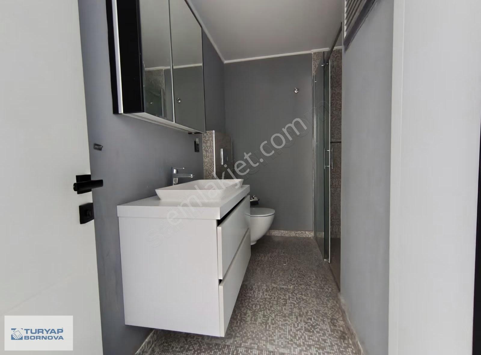 Bornova Latif Aydemir Business'da Sıfır Eşyalı 1+1 Kiralık Daire - Görsel 18
