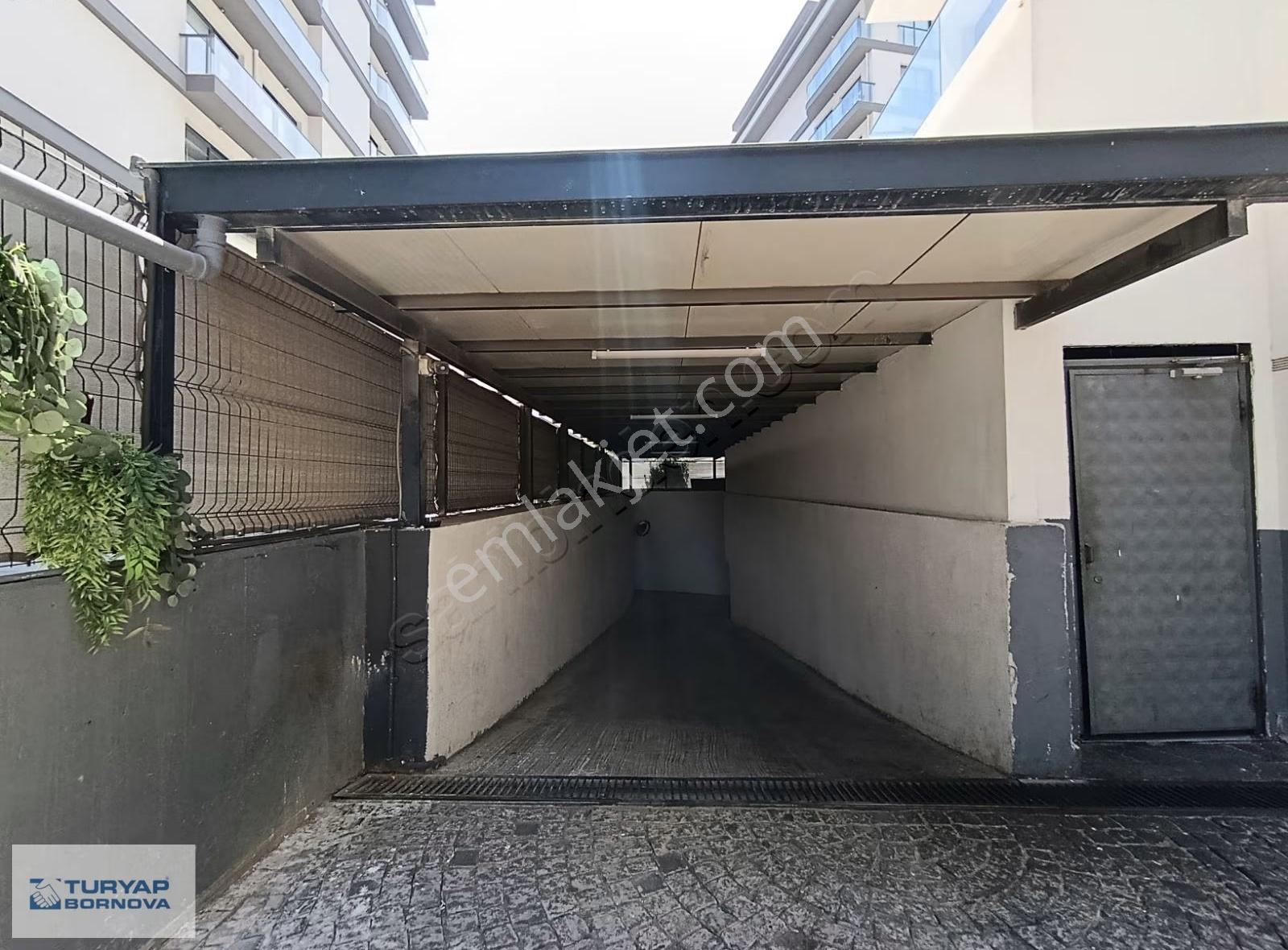 Bornova Latif Aydemir Business'da Sıfır Eşyalı 1+1 Kiralık Daire - Görsel 12