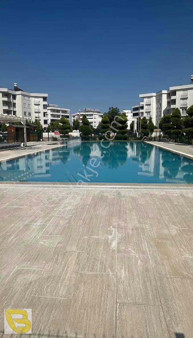 Berapark'tan Havuzlu Sitede Kiralık 3+1 D.gazlı Lüks Daire - Görsel 11