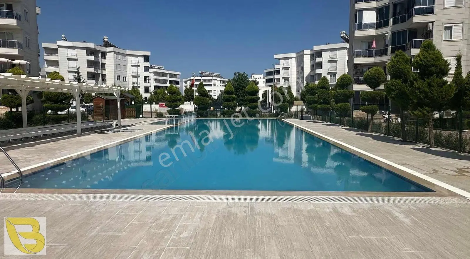Berapark'tan Havuzlu Sitede Kiralık 3+1 D.gazlı Lüks Daire