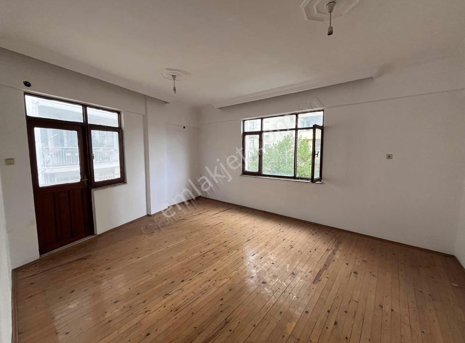 Antalya'nın Merkezin'de Geniş Kiralık 3+1 Daire