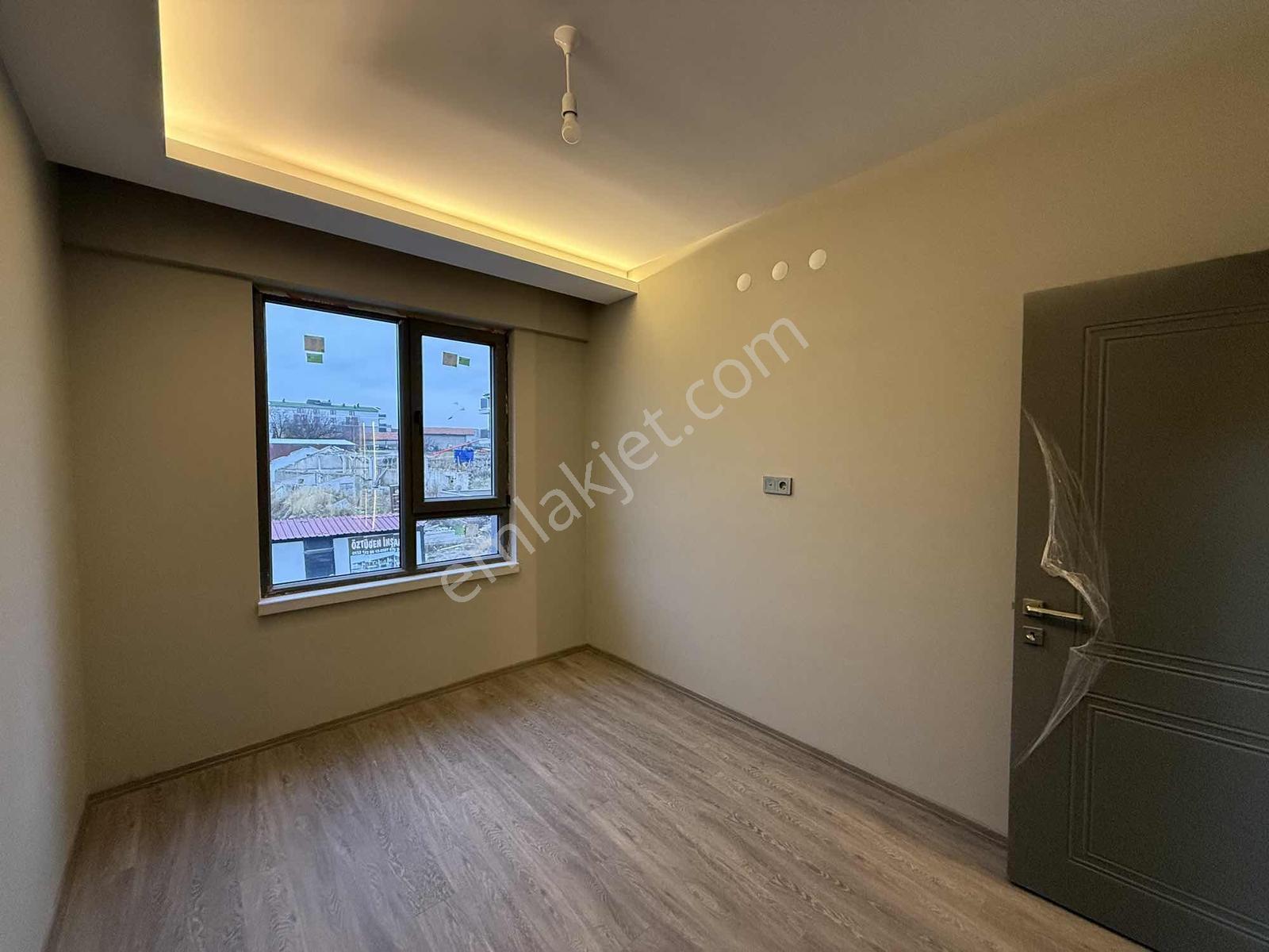 Alaçatı" Jewel Avm Karşısı Arakat Ön Cephe Şık Tasarım 2+1 Daire - Görsel 2