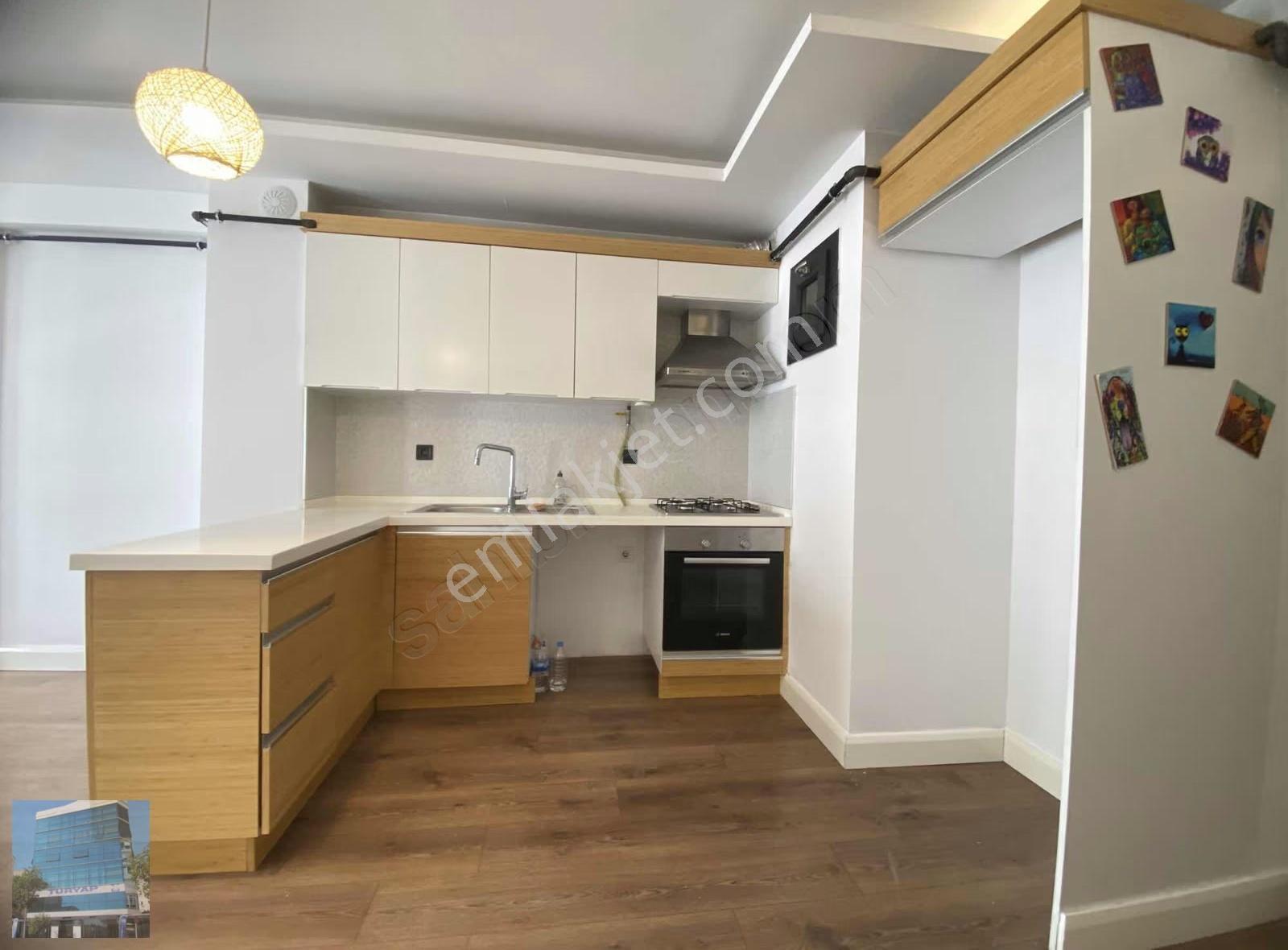 Karşıyaka Aksoy 'da Cadde Üzeri Doğalgazlı Kiralık 1+1 Daire - Görsel 4