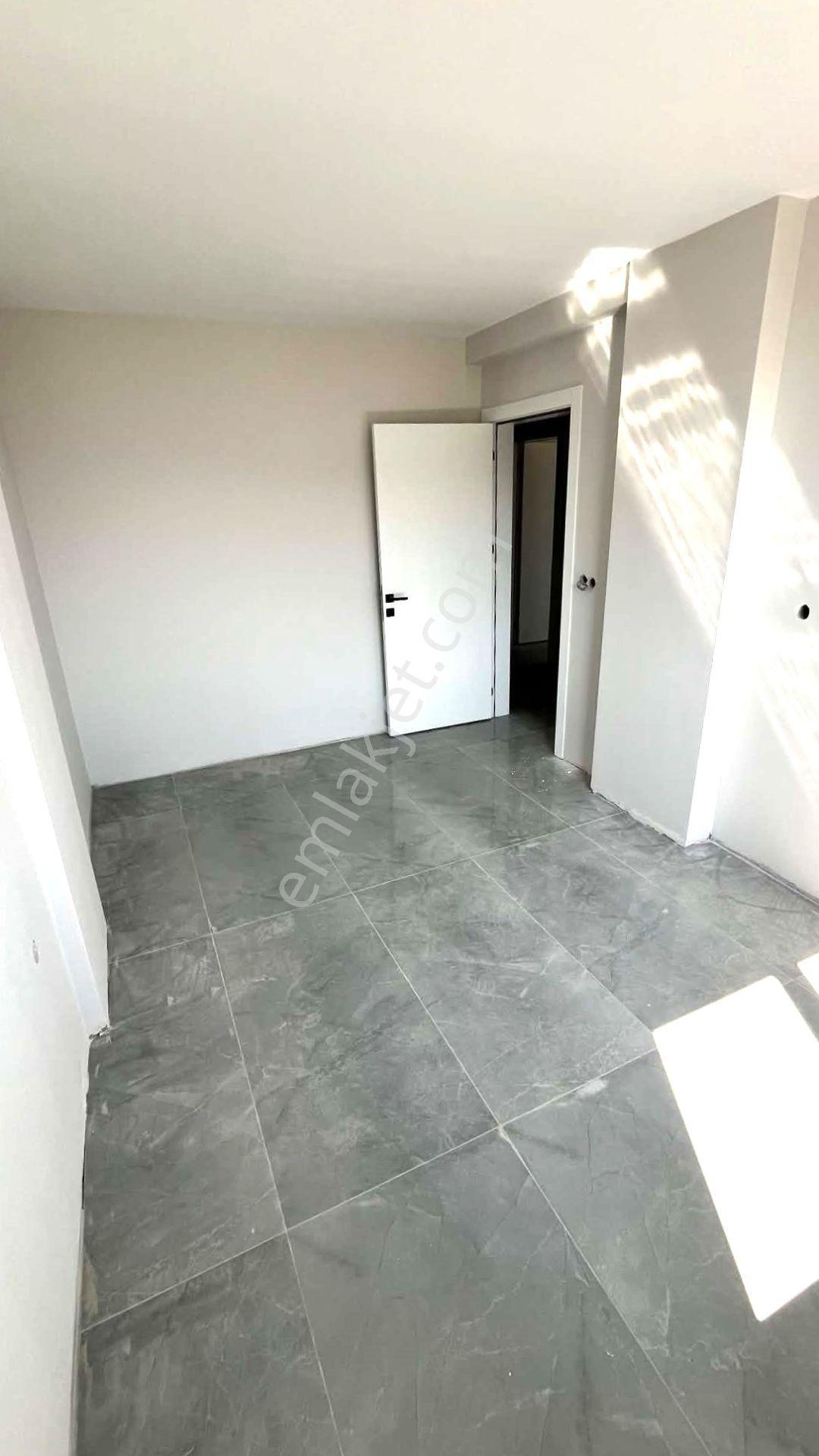 İlbadı Mahallesinde 3 Katlı Binanın 3. Katı 3+1/145 M2 Parkın Yanı Sıfır Daire 4.750.000 Tl - Görsel 8