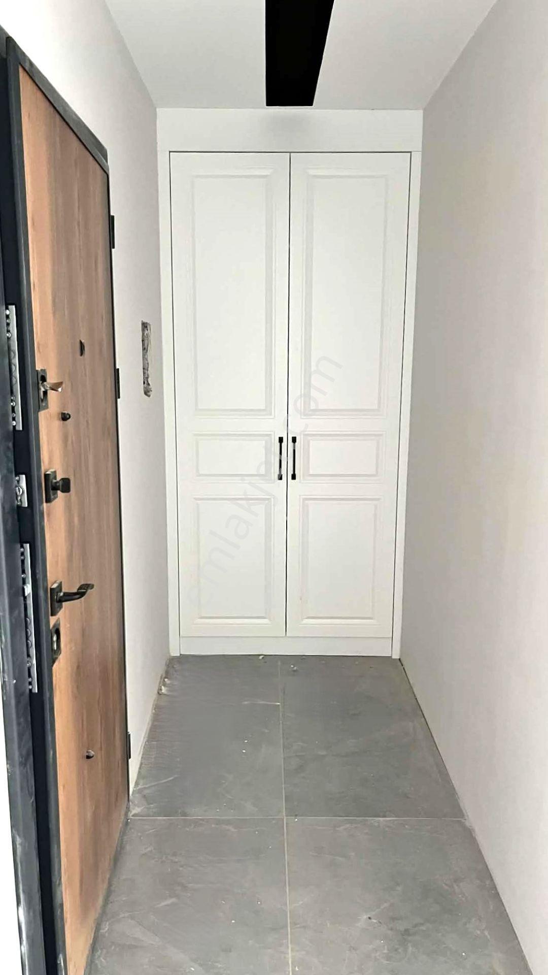 İlbadı Mahallesinde 3 Katlı Binanın 3. Katı 3+1/145 M2 Parkın Yanı Sıfır Daire 4.750.000 Tl - Görsel 2