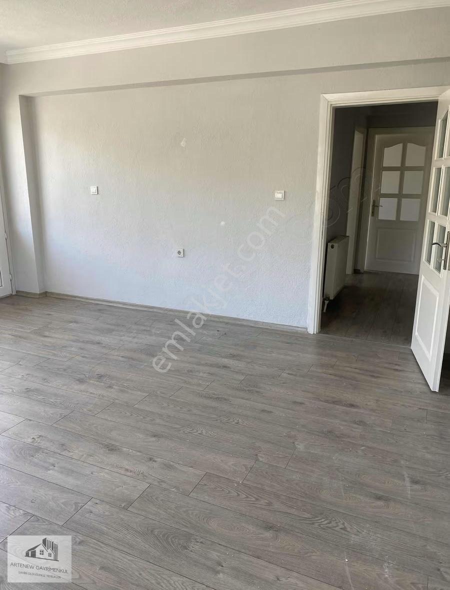 Aw'den 2+1 Doğalgazlı Arakat 100m2 Temiz Cadde Üzeri Kiralık - Görsel 2