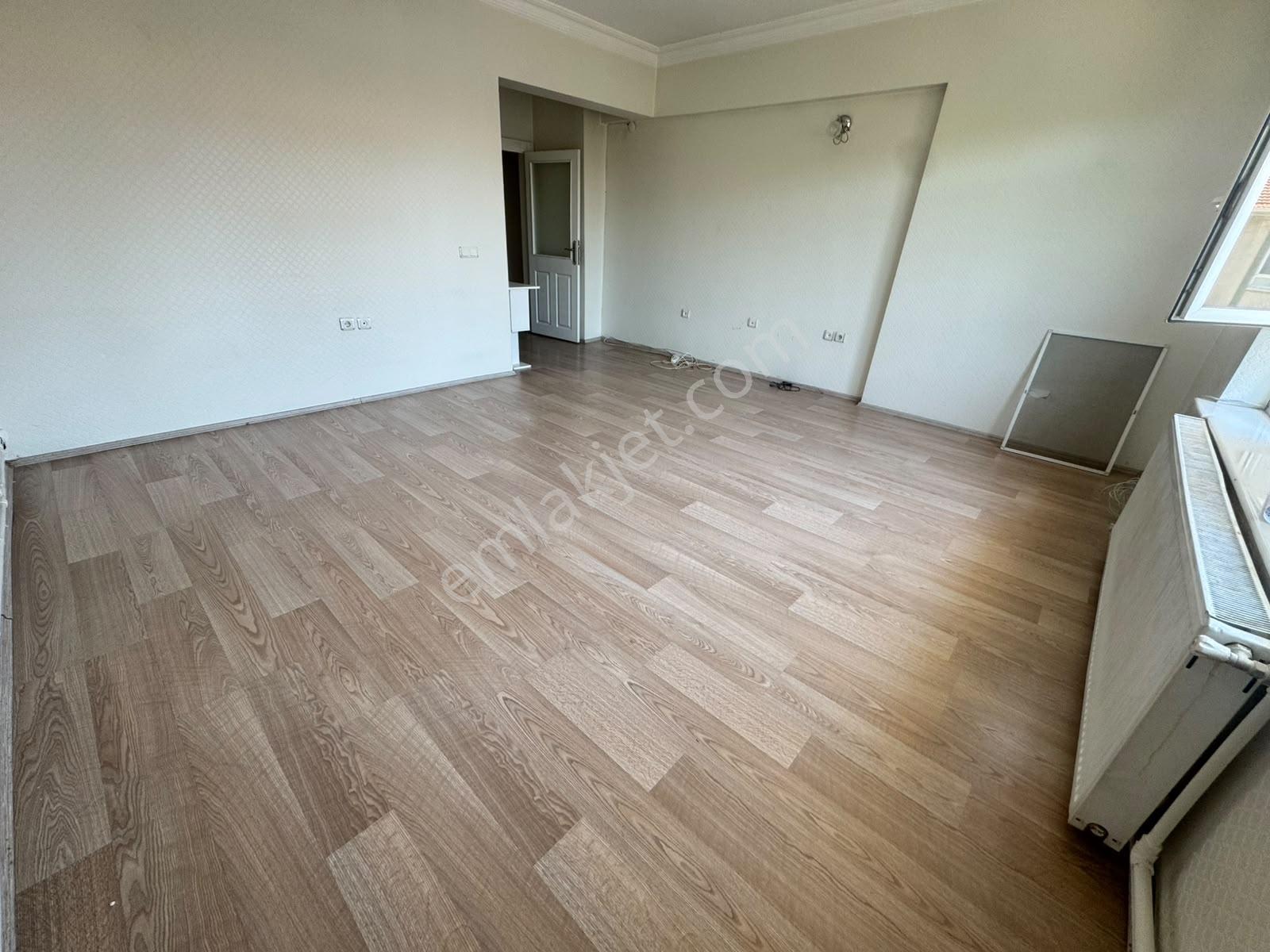 **lider Emlaktan Aydınlıkevlerde Cadde Üzeri Ön Cephe Kiralık** - Görsel 16