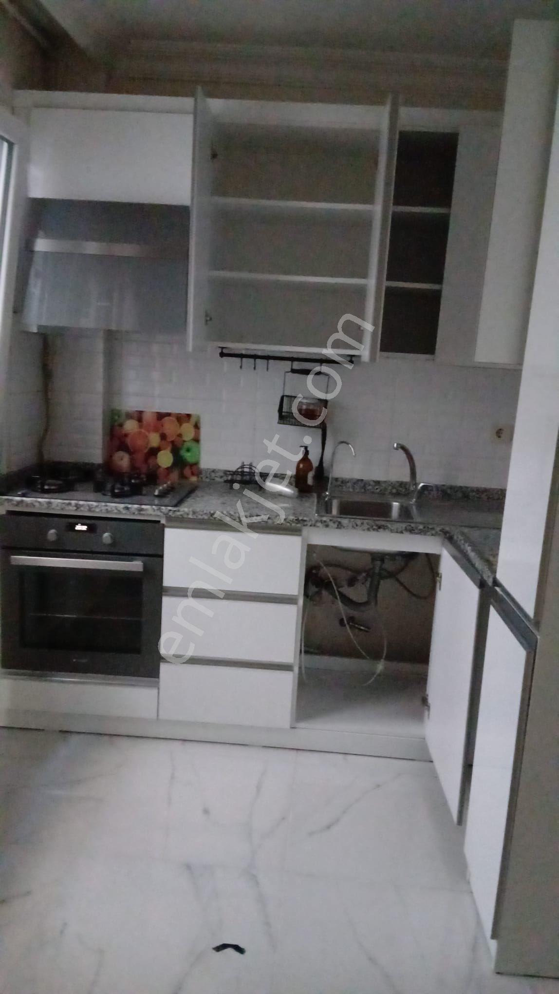 50.yıl Mhl Satılık 3 Katlı Bina 120 M2 Arsası Merkezi Konumda - Görsel 5