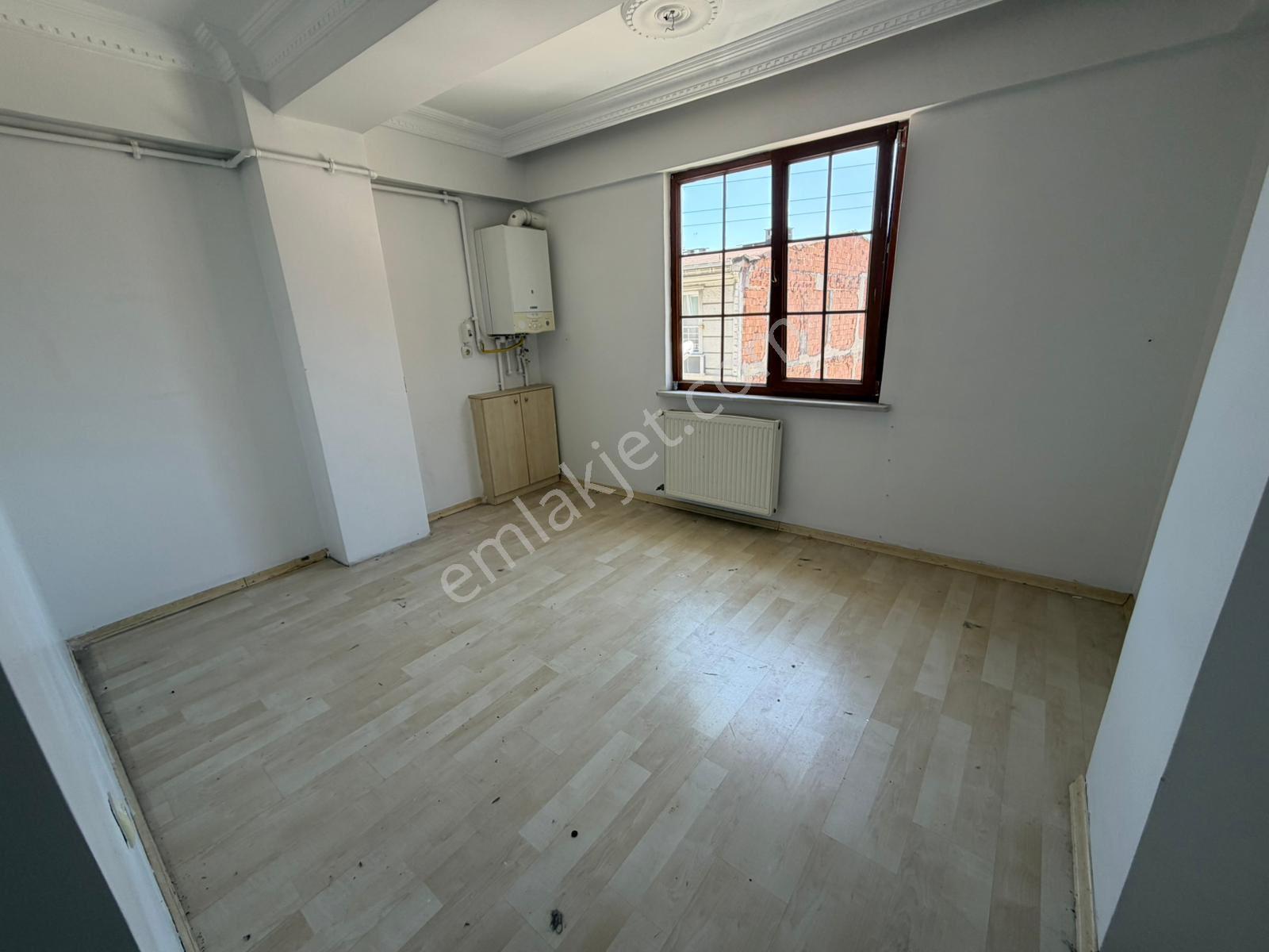 Sefaköy Merkez De Kiralık Yeni Bina Ara Kat - Görsel 13