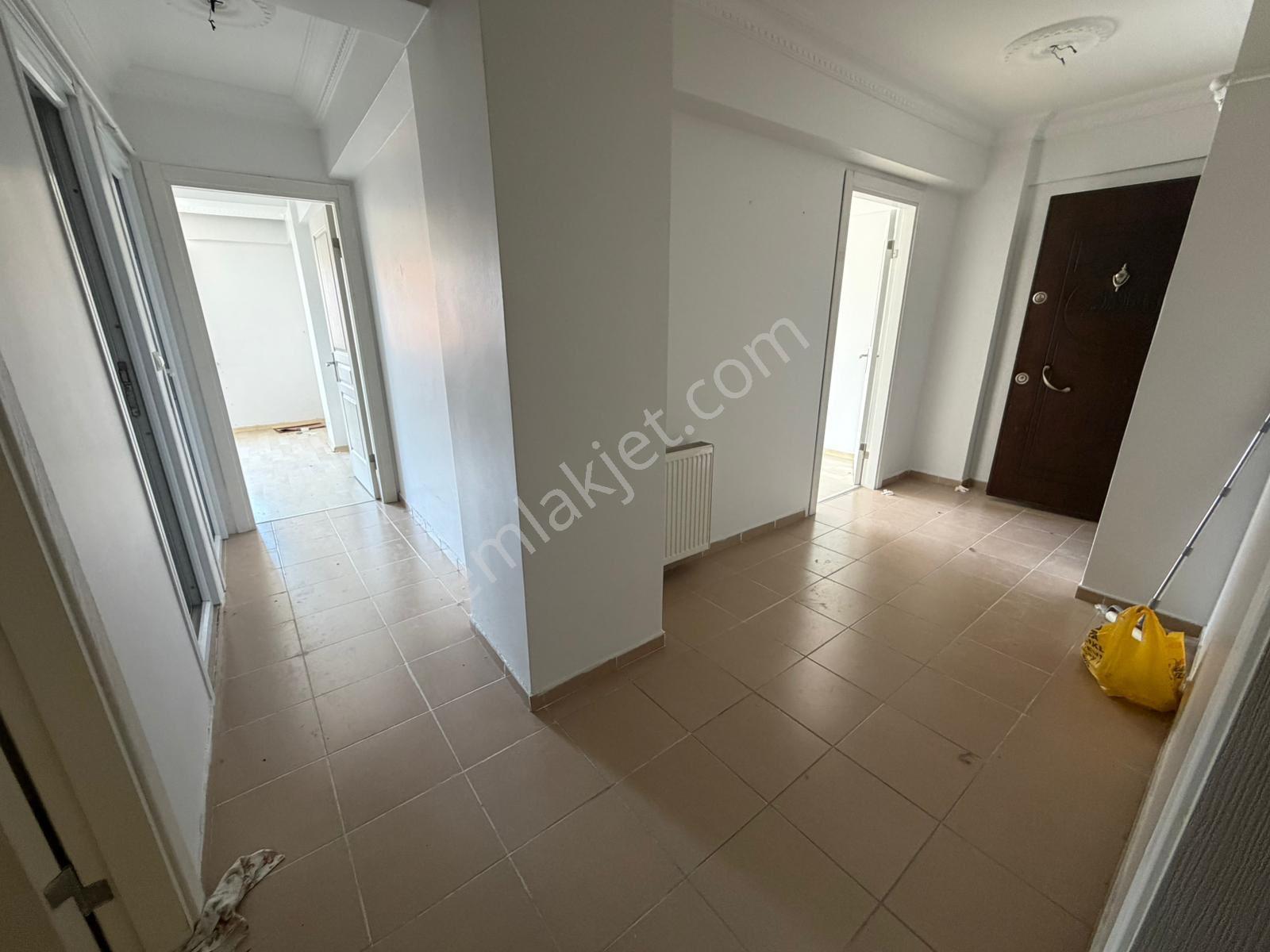 Sefaköy Merkez De Kiralık Yeni Bina Ara Kat - Görsel 21