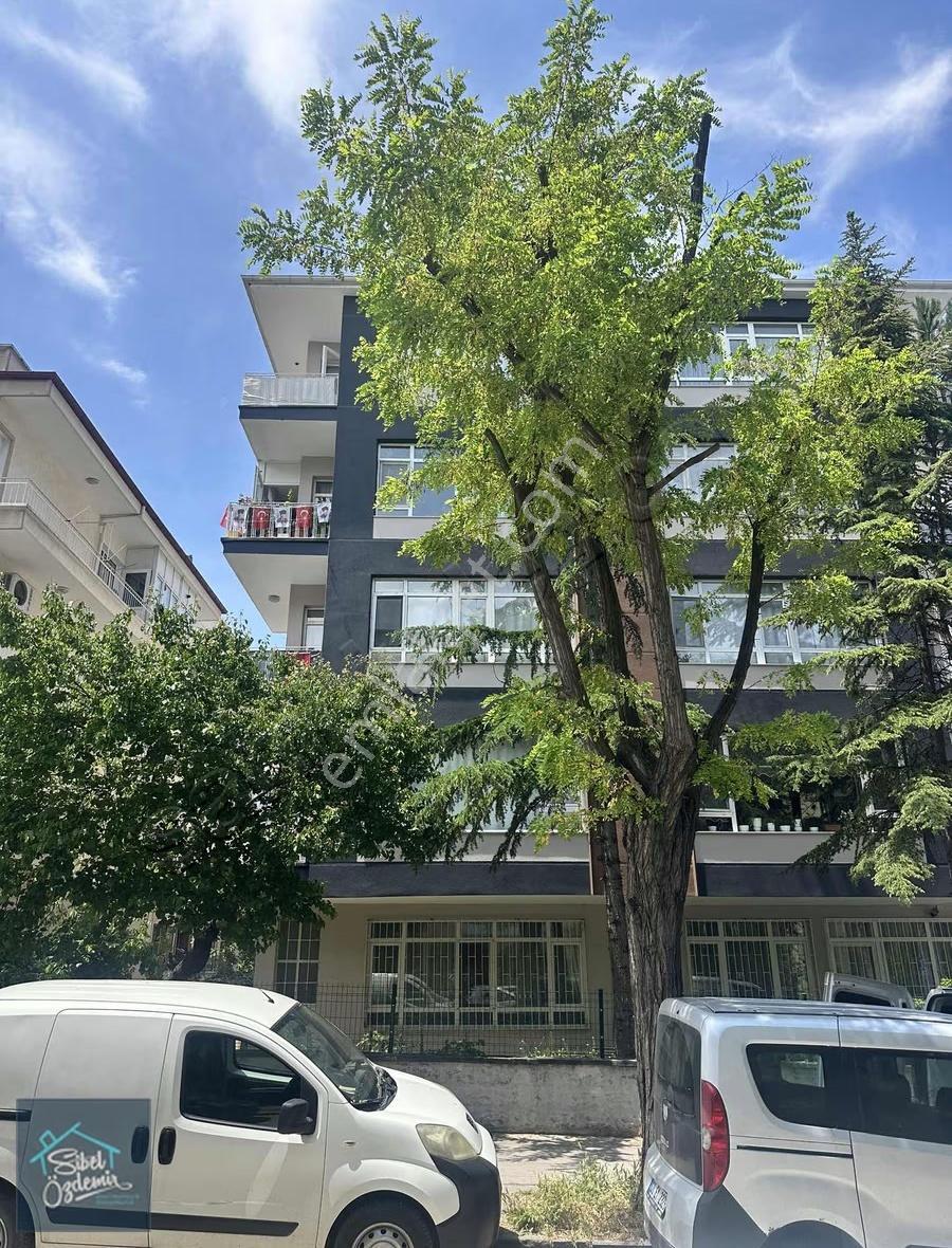 Bahçelievler Taşkent Caddesi'nde Satılık 2+1 Daire