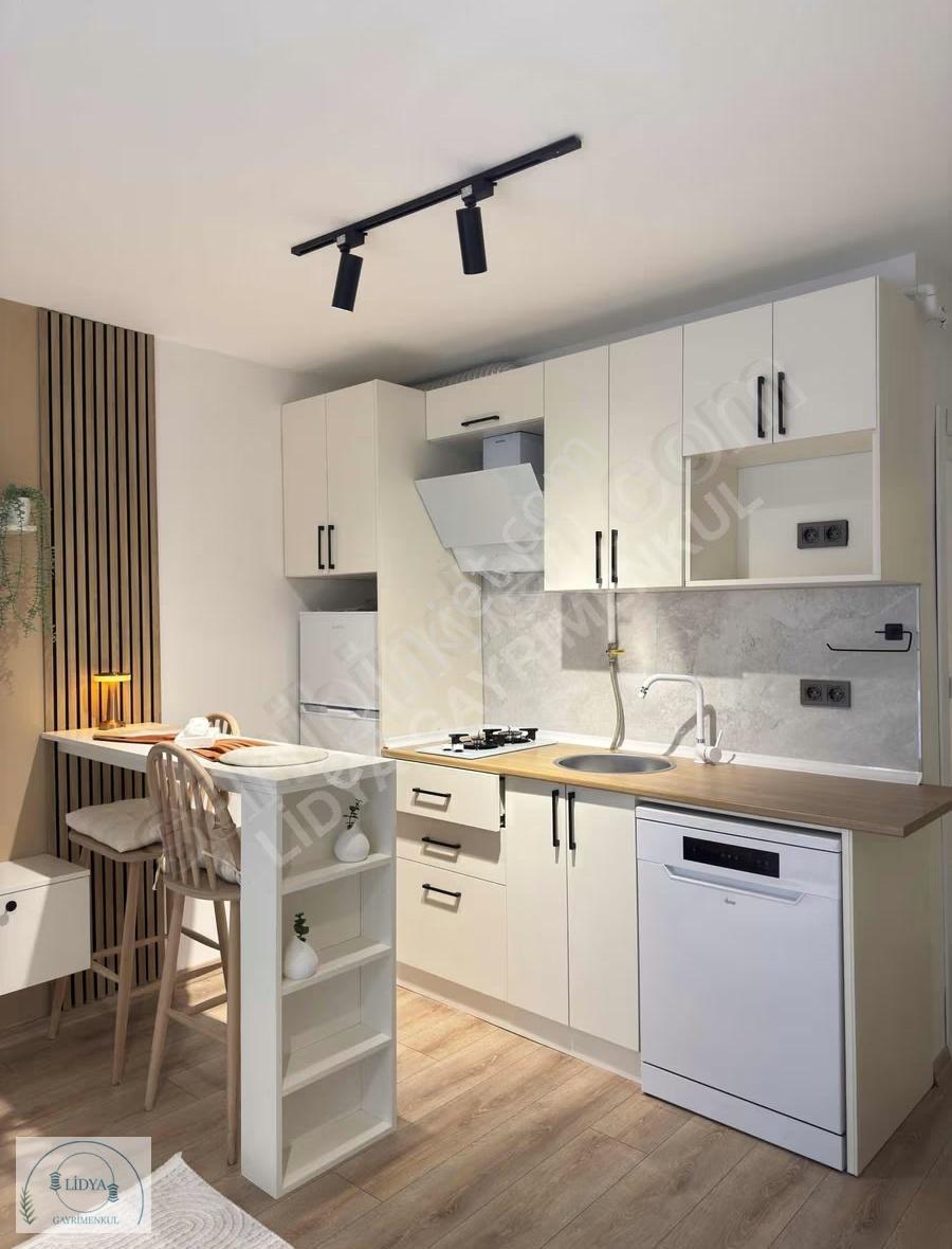 Kayışdağı Mh. Merkezde Modern Konsept Eşyalı Lüx Ara Kat 1+1 - Görsel 16
