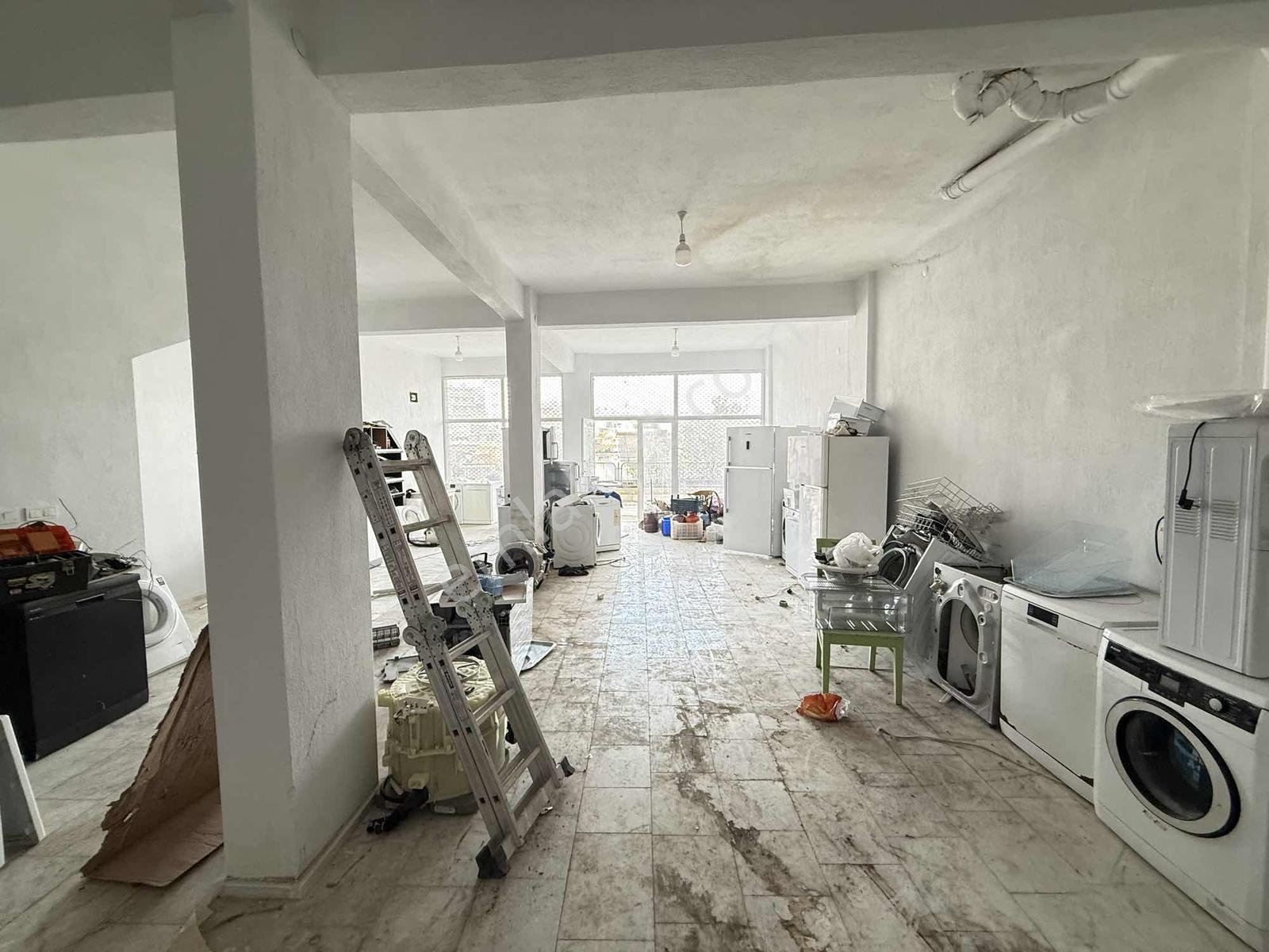 Eskiizmir 3880 Sokakta Caddeye Yakın 100 M² Kiralık Dükkan - Görsel 8