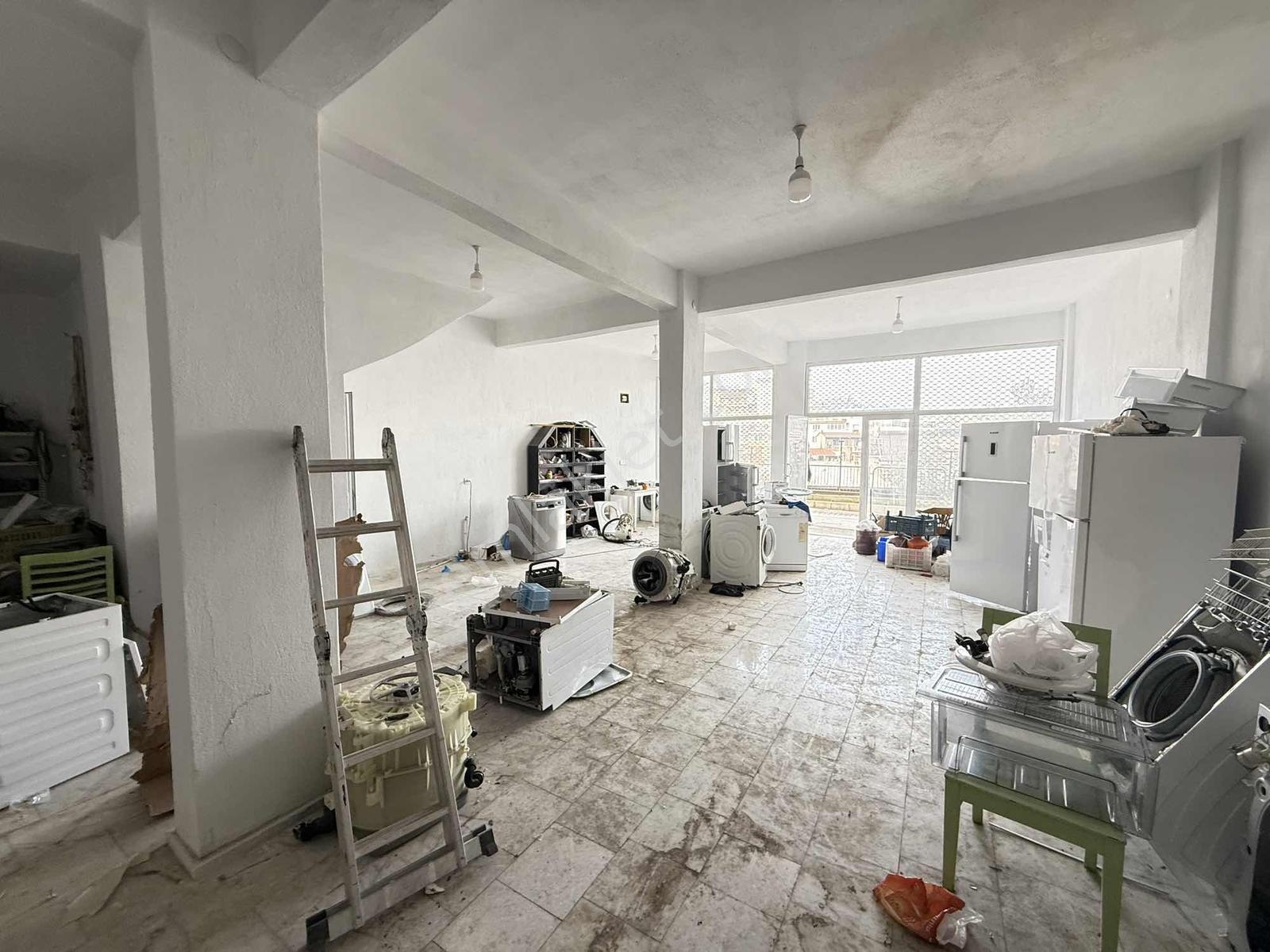 Eskiizmir 3880 Sokakta Caddeye Yakın 100 M² Kiralık Dükkan - Görsel 7