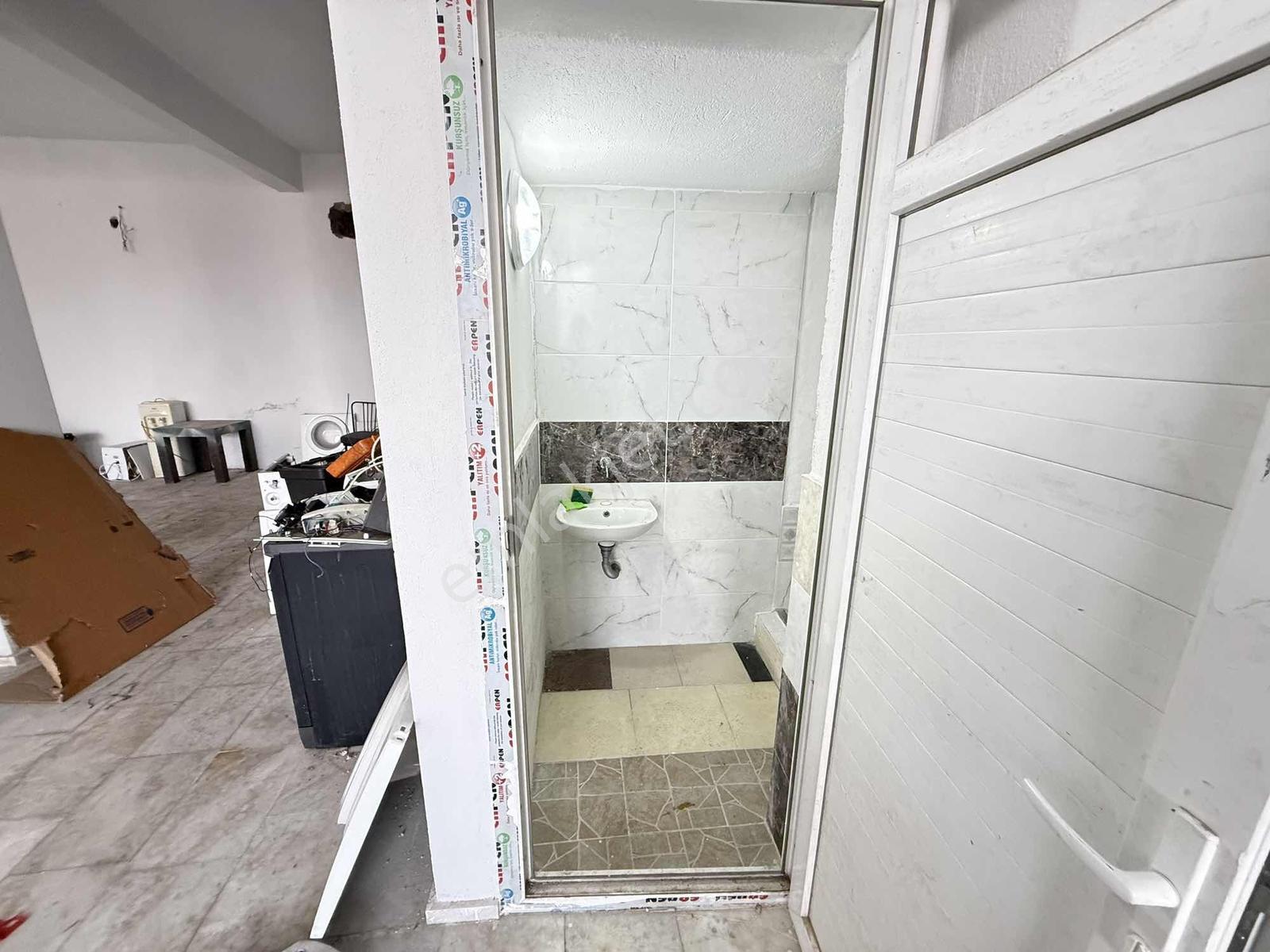 Eskiizmir 3880 Sokakta Caddeye Yakın 100 M² Kiralık Dükkan - Görsel 9