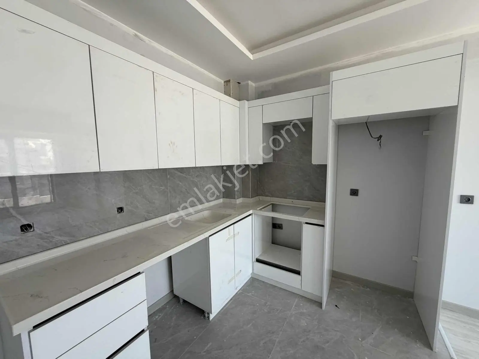 Alaçatı'dan/anahtar Teslim/arakatta/önü Açık/hemen Tapu/1+1 - Görsel 2