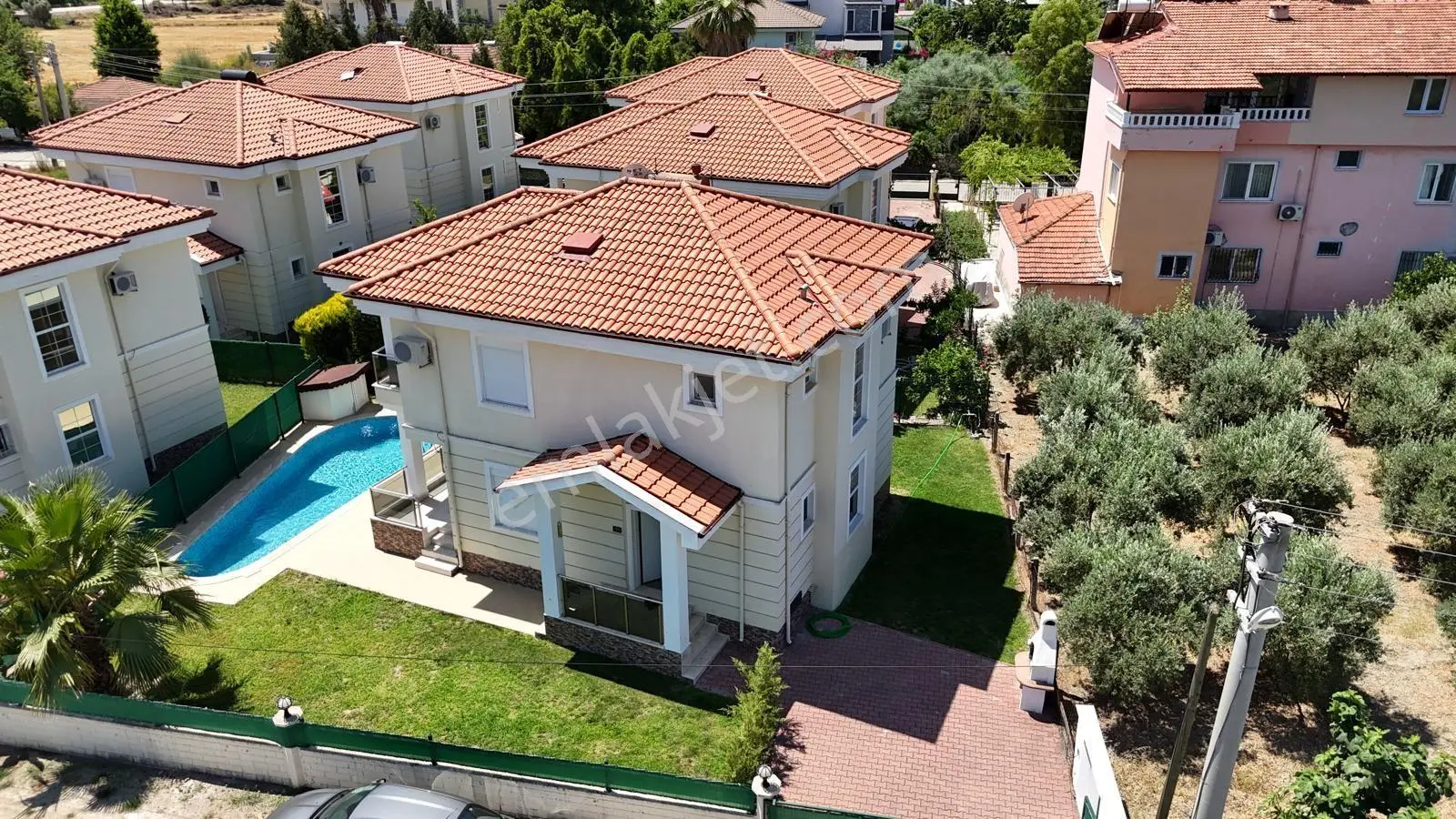 Stop’tan Karaçalı’da *havuzlu Eşyalı* 3+1 Villa - Görsel 3