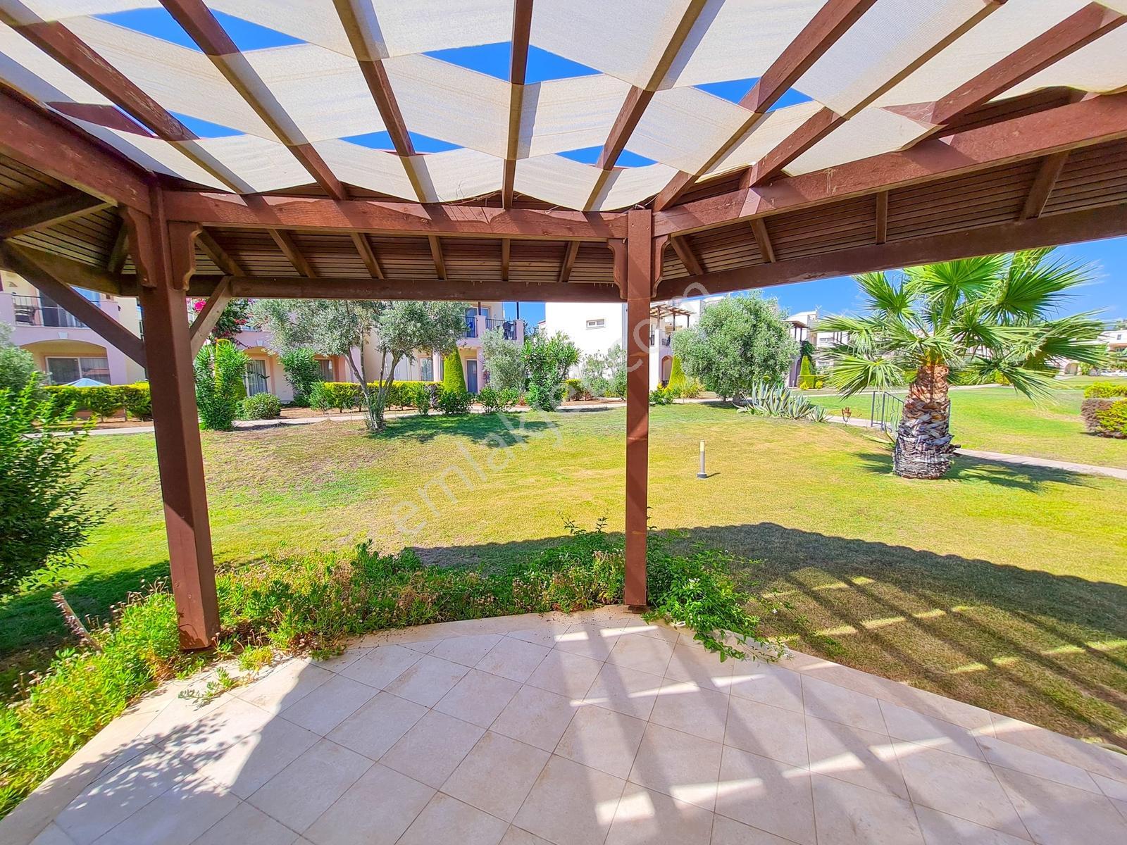 Denize Sıfır Apollonium Sitesinde Geniş Bahçeli Ares Villa - Görsel 15