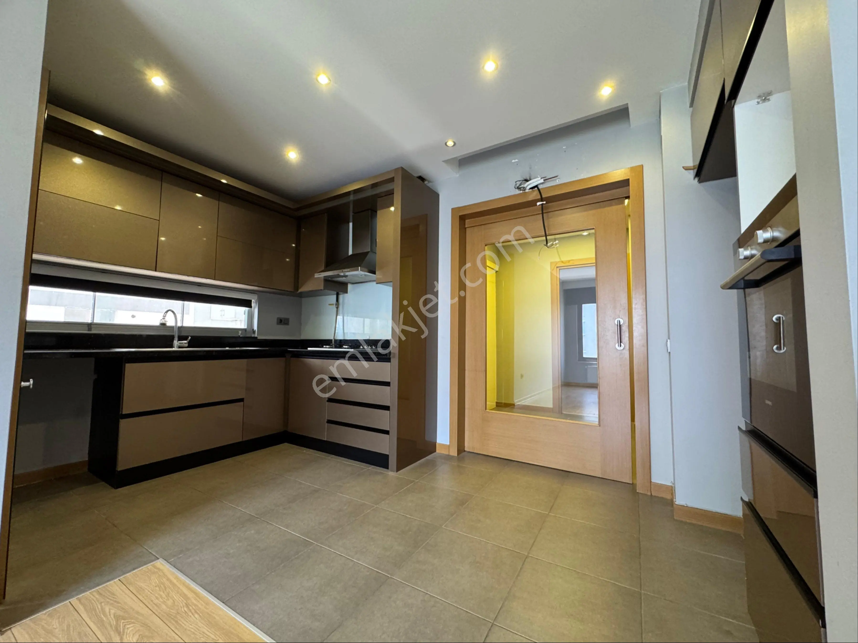 Kurtuluş Mah-valilik Civarı-4.kat-2+1 Doğ.kiralık Daire - Görsel 2