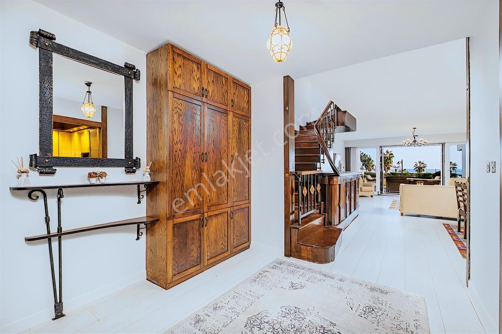 Martılı Sitesinde 1.sırada Denize Sıfır 5+1 Kiralık Boş Villa - Görsel 35