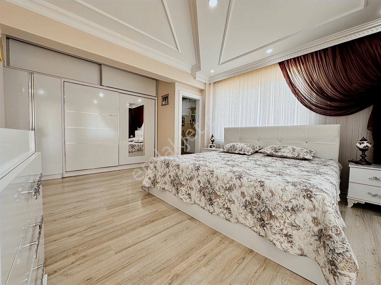 Banaz'da Emsalsiz Bahçeli 5+1 Forleks Satılık Masrafsız Villa - Görsel 24