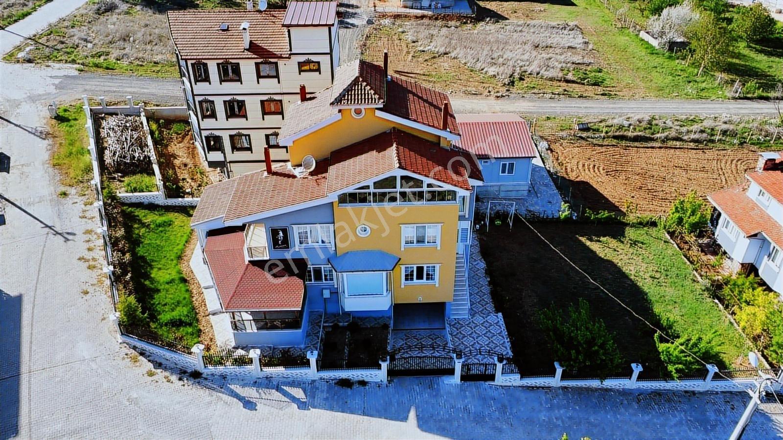 Banaz'da Emsalsiz Bahçeli 5+1 Forleks Satılık Masrafsız Villa - Görsel 7