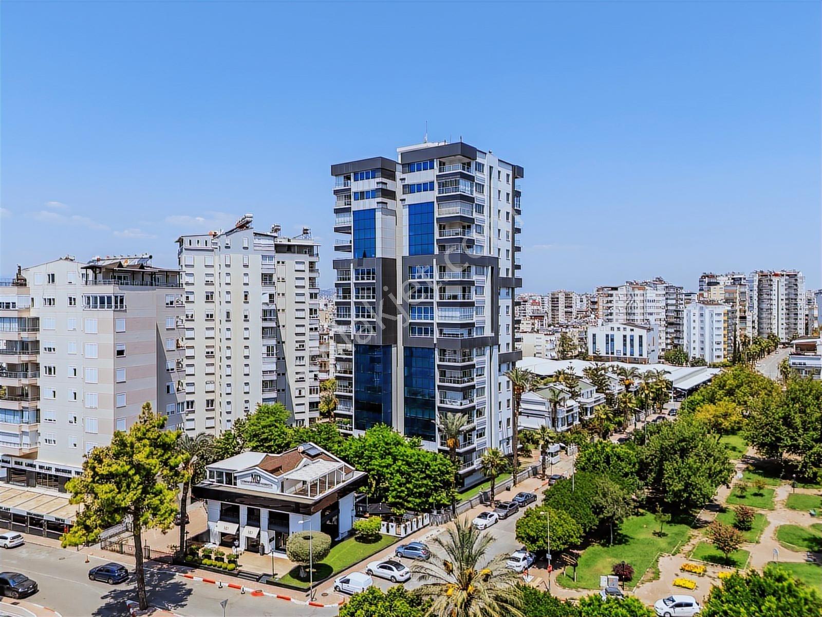 Şirinyalı'da Deniz Manzaralı Özellikli Sitede 3+1 180m2 Kiralık - Görsel 2