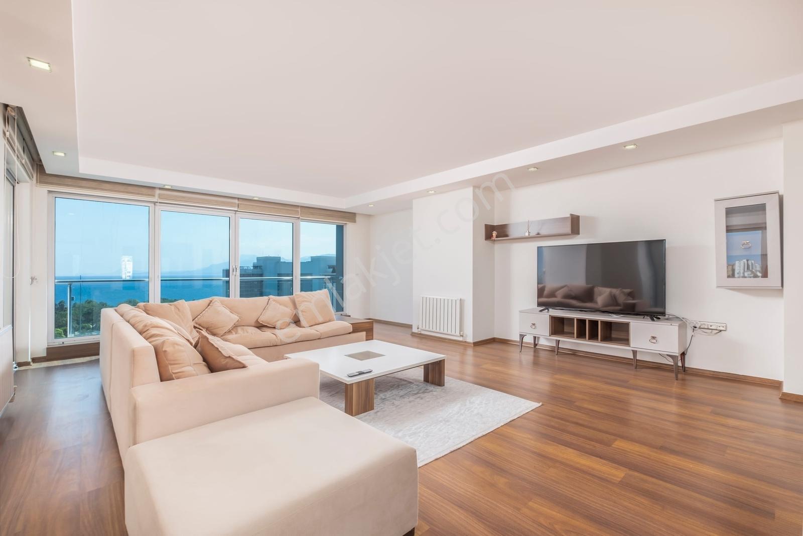 Şirinyalı'da Deniz Manzaralı Özellikli Sitede 3+1 180m2 Kiralık - Görsel 12