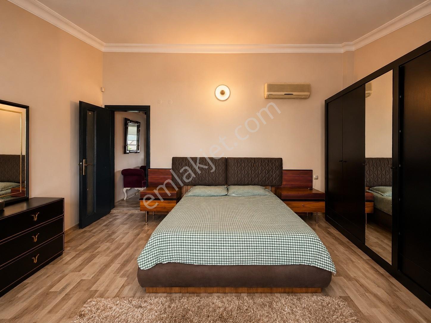 Eski Lara'da Çift Teraslı Deniz Manzaralı, Geniş, Eşyalı Kiralık - Görsel 24